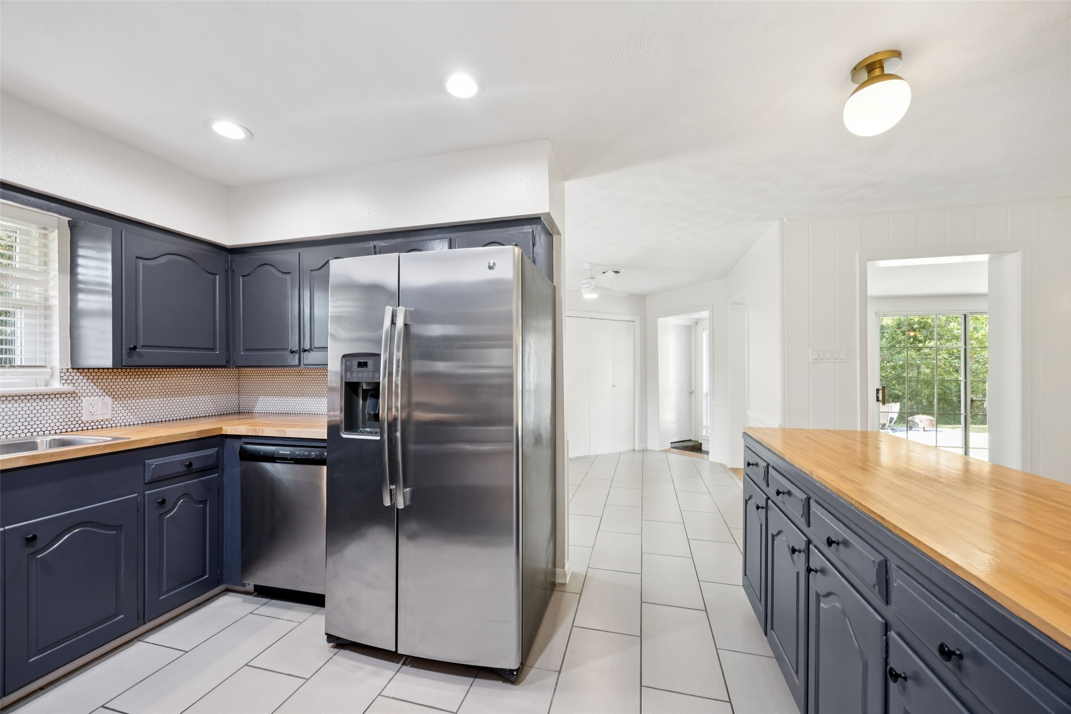 2039 Elmwood Boulevard