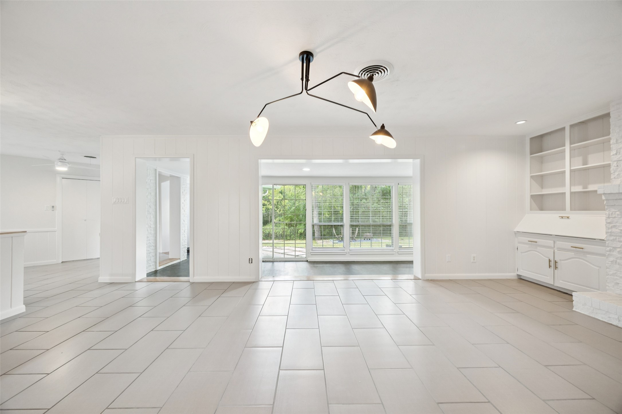 2039 Elmwood Boulevard