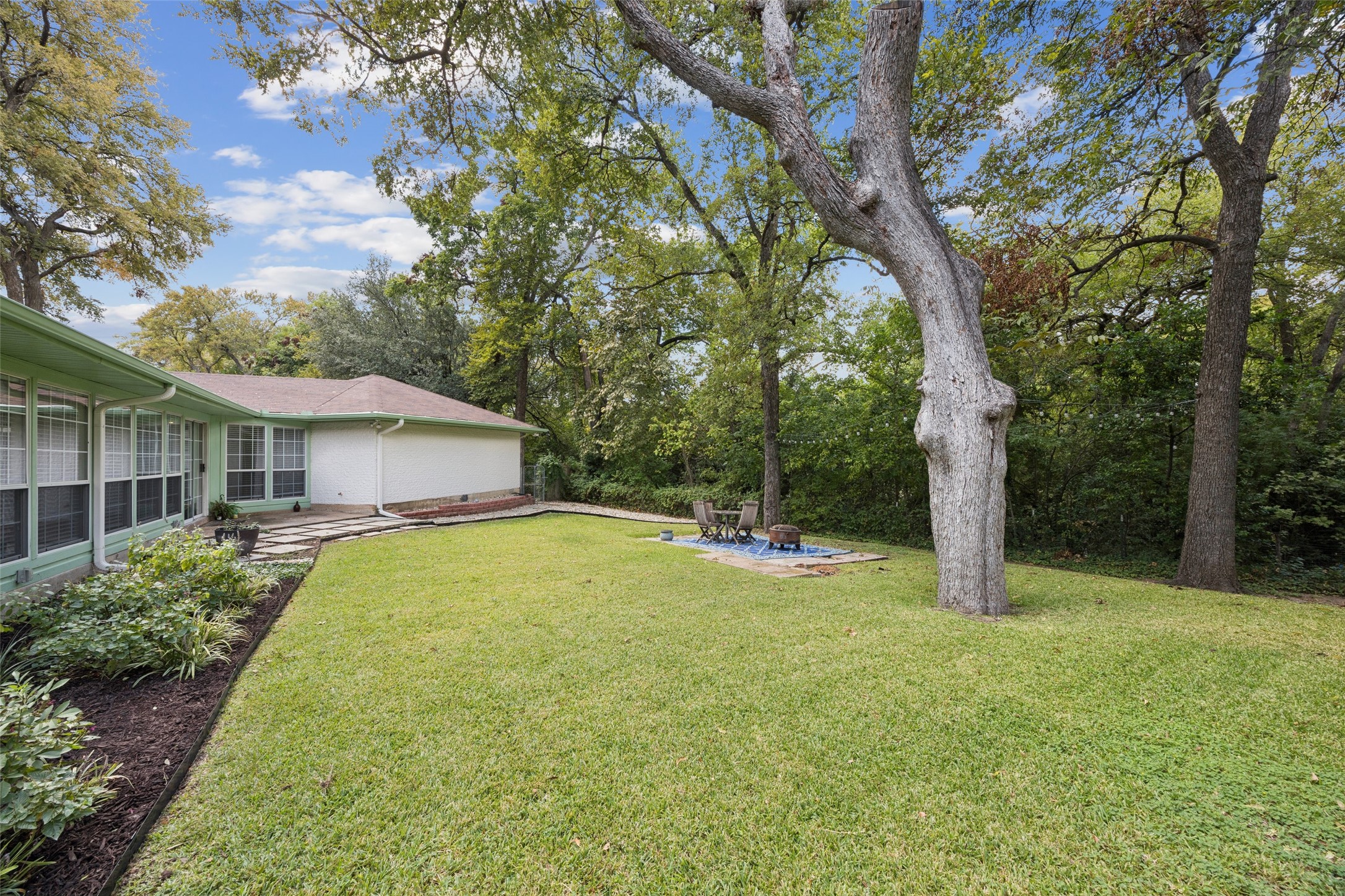 2039 Elmwood Boulevard