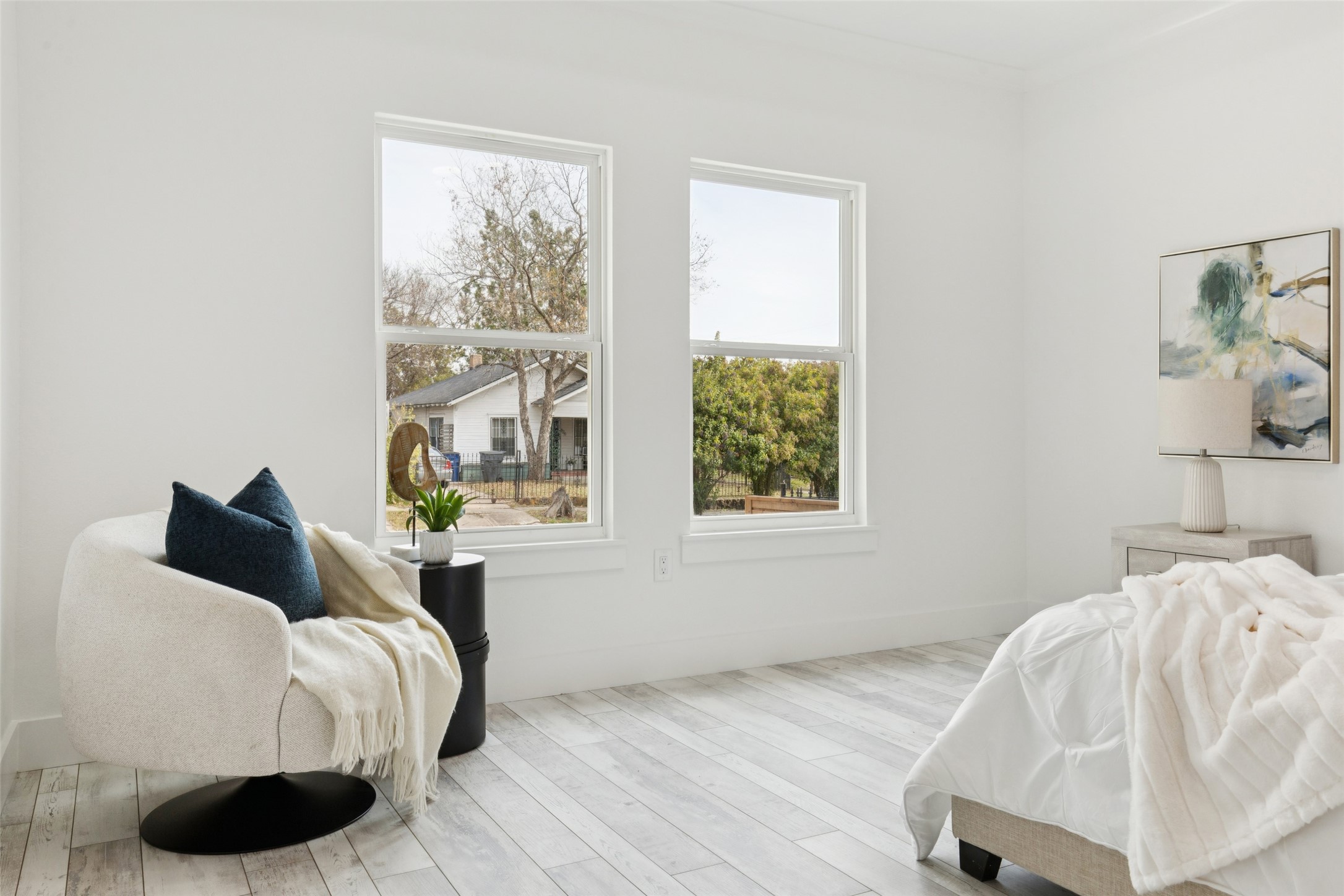 823 S Winnetka Avenue