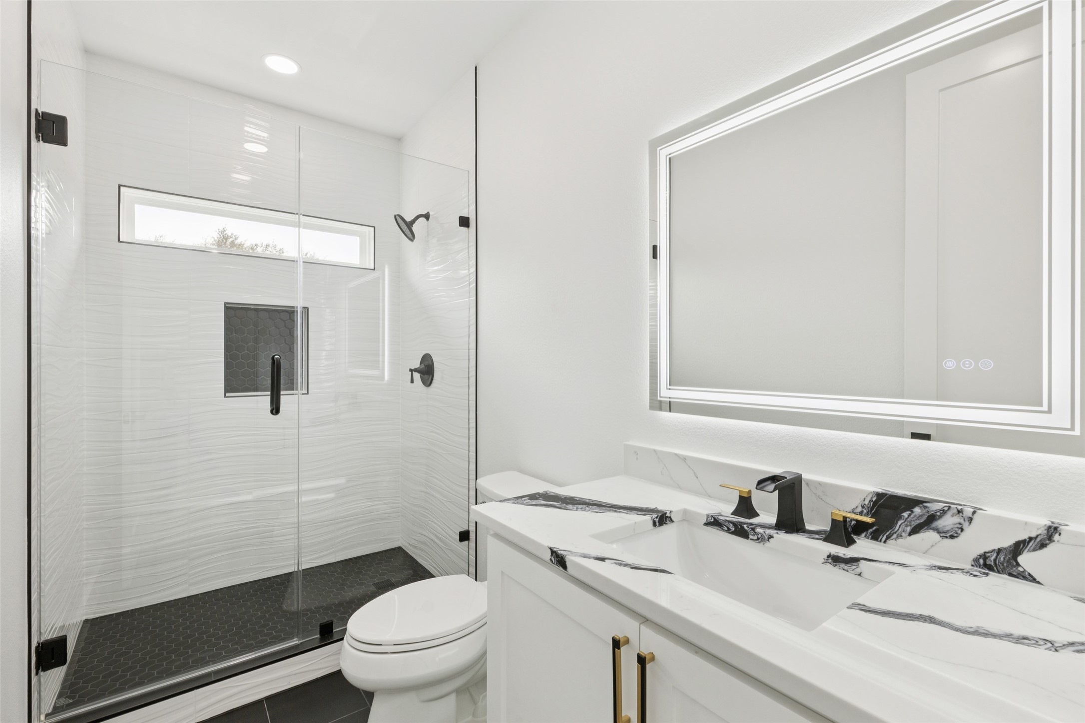 823 S Winnetka Avenue