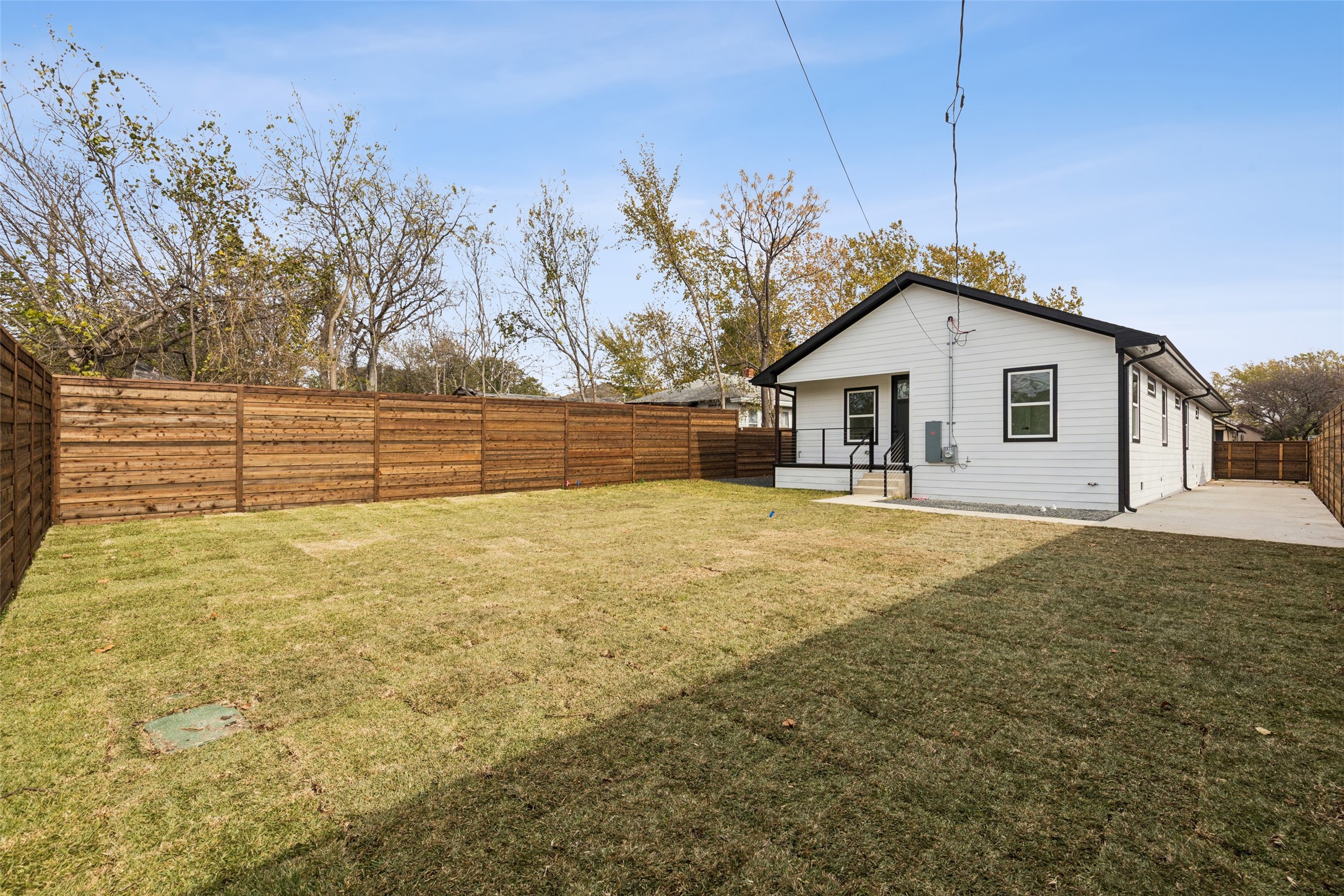 823 S Winnetka Avenue