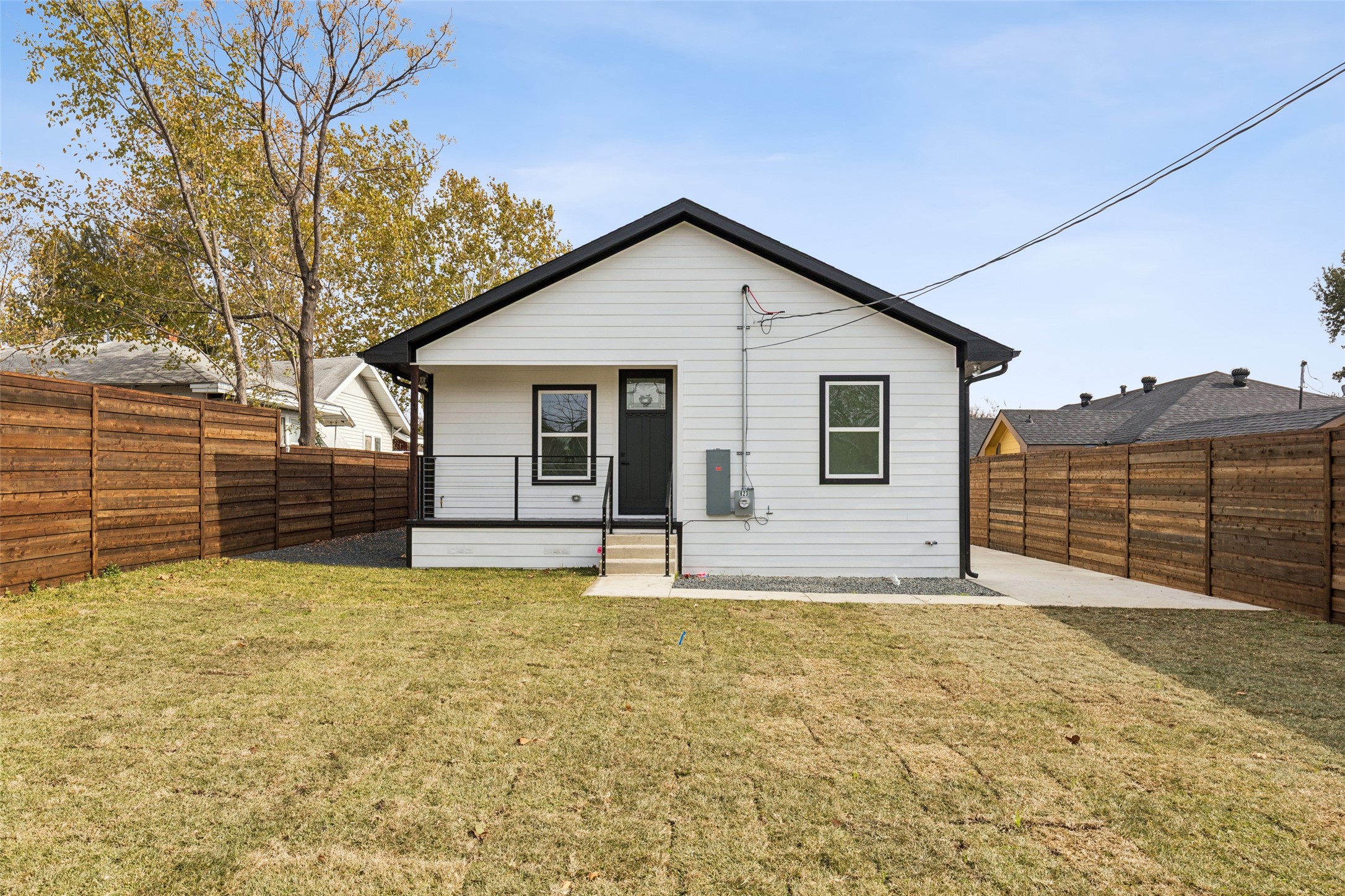 823 S Winnetka Avenue