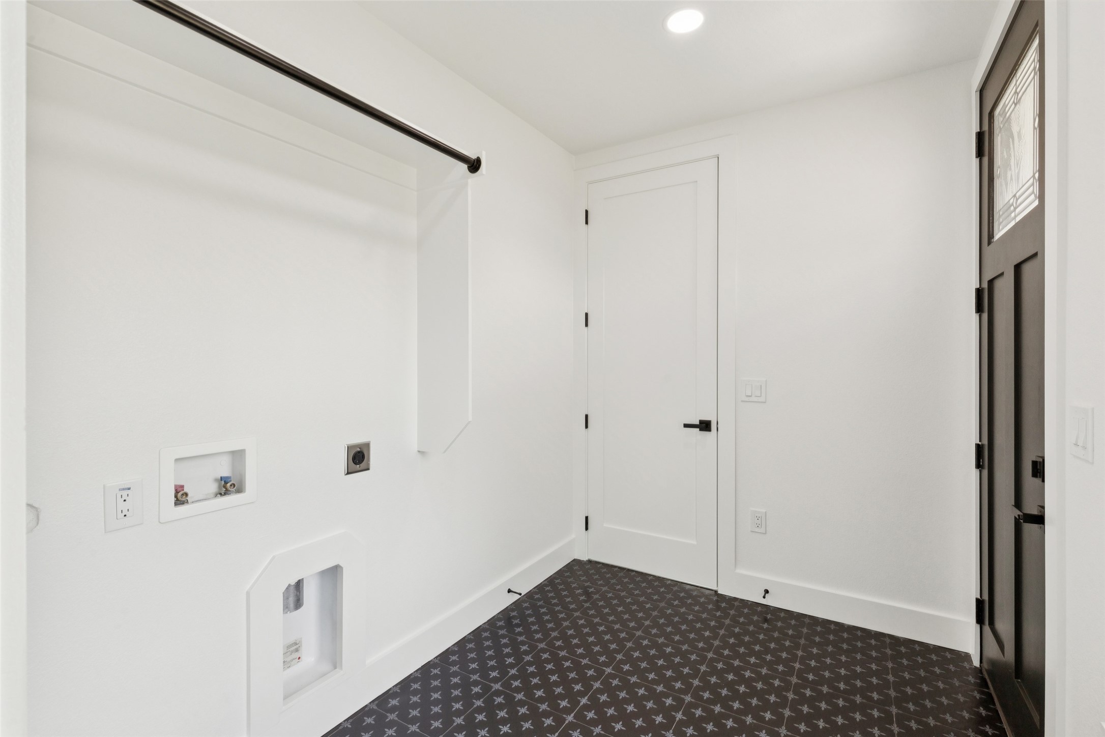 823 S Winnetka Avenue