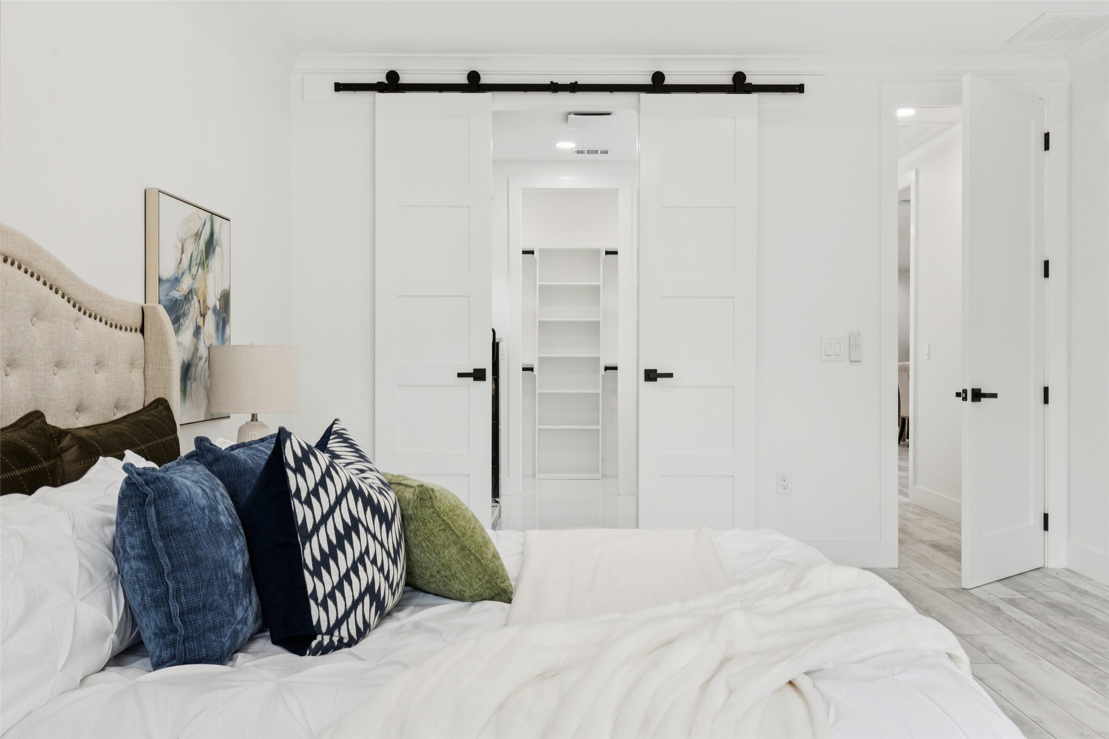 823 S Winnetka Avenue