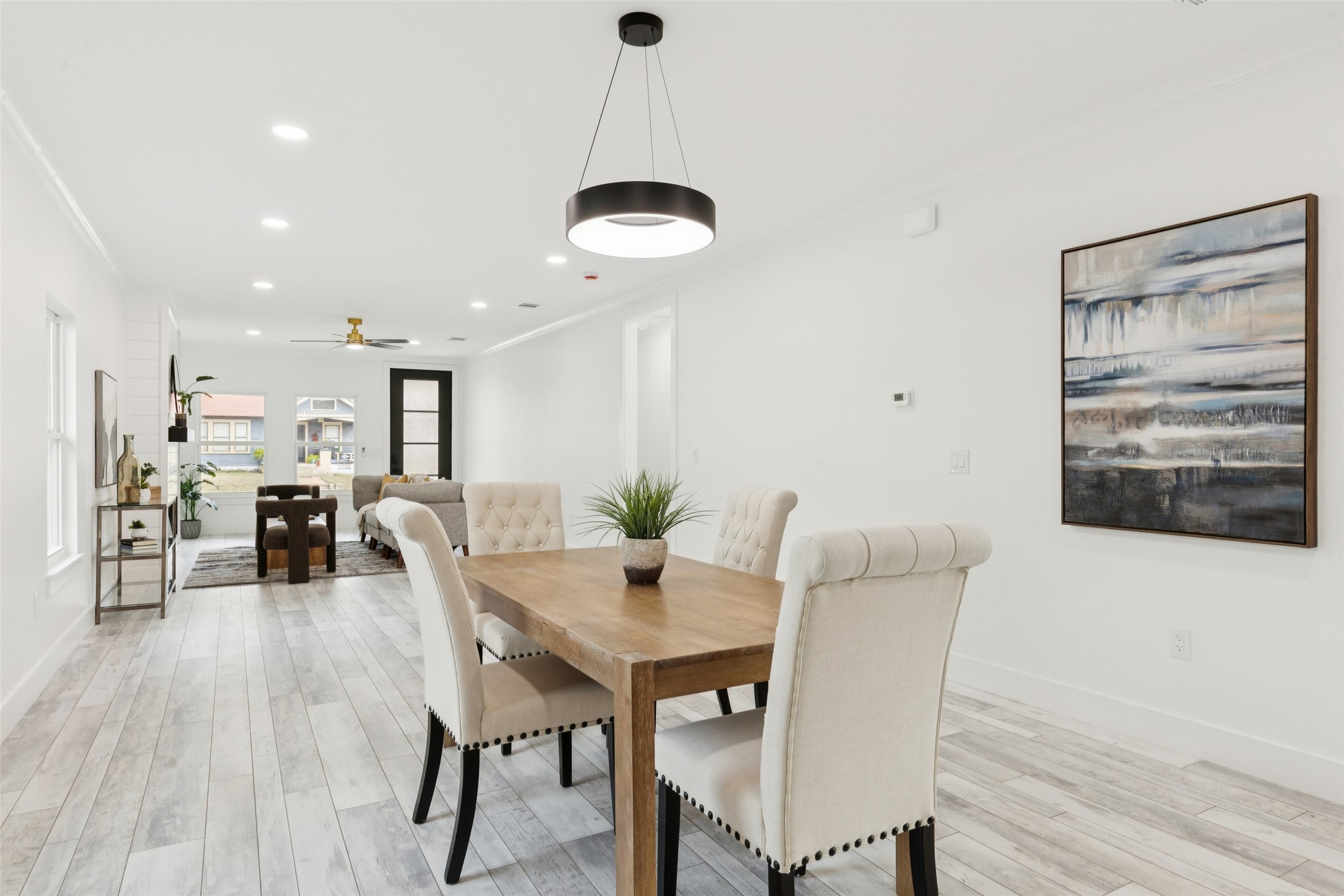 823 S Winnetka Avenue