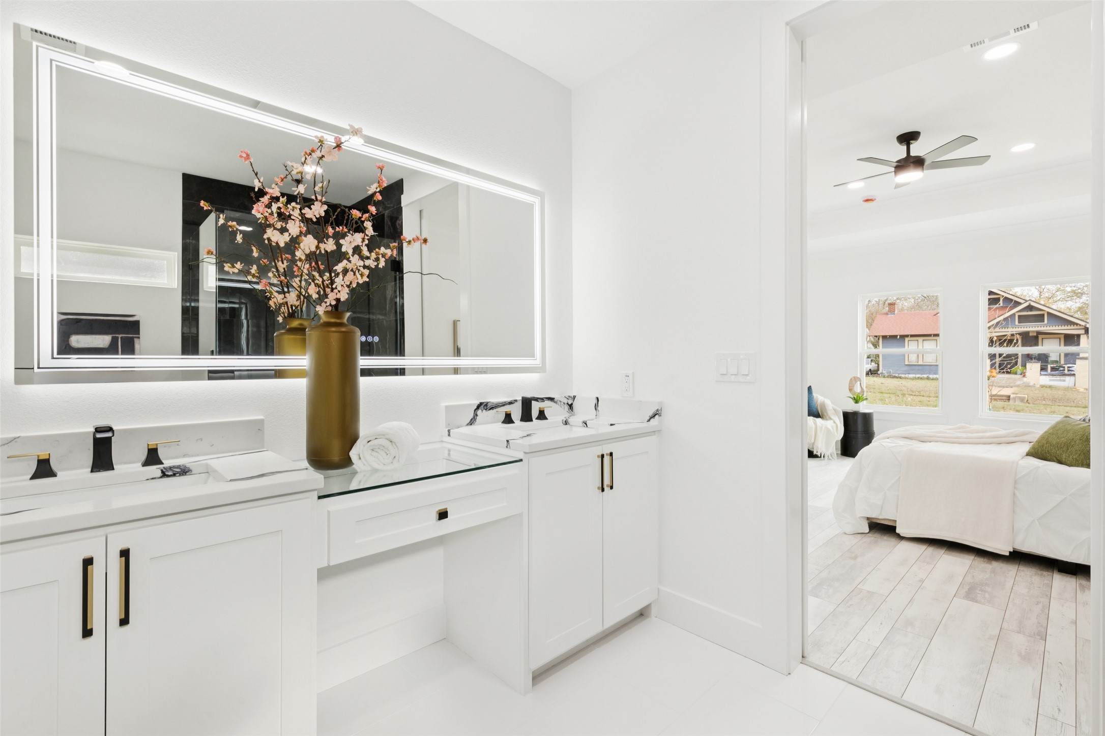 823 S Winnetka Avenue