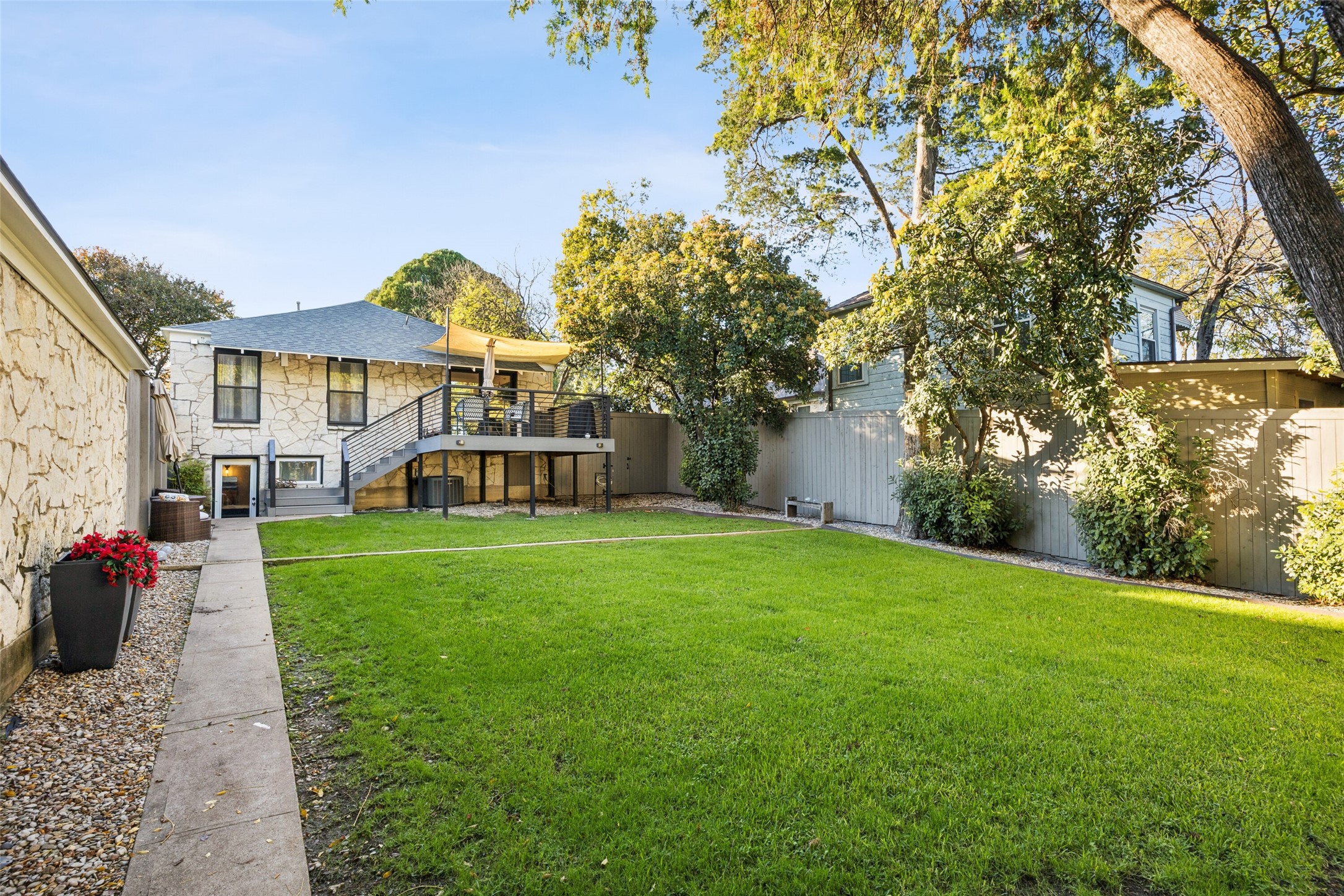 620 N Oak Cliff Boulevard