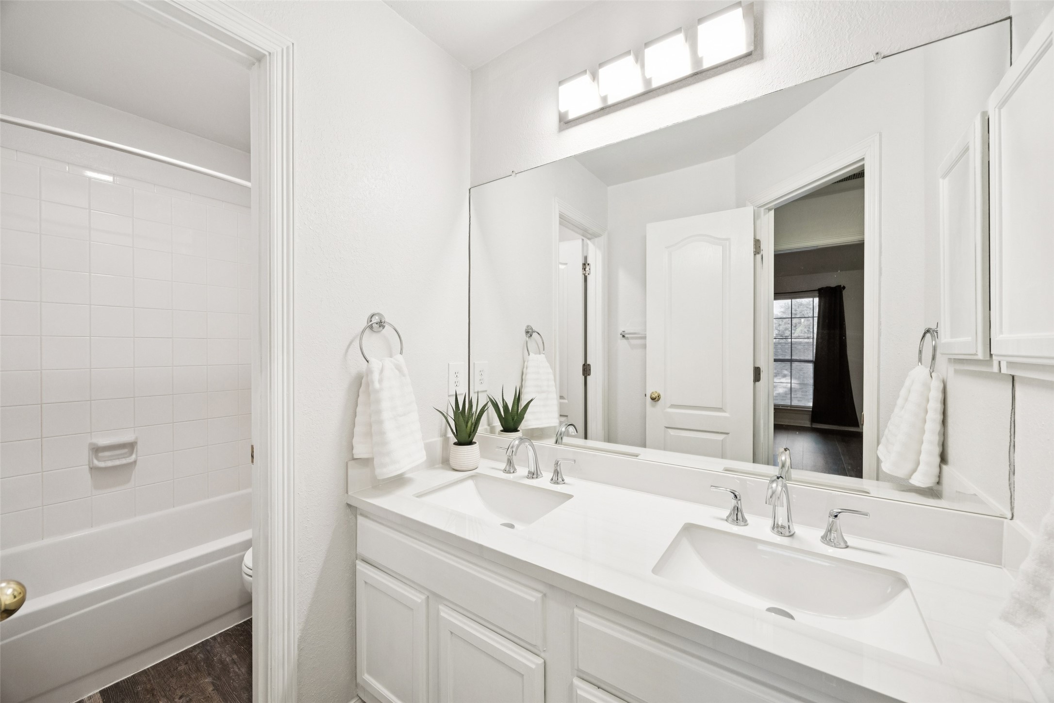 3006 Cottonwood Court