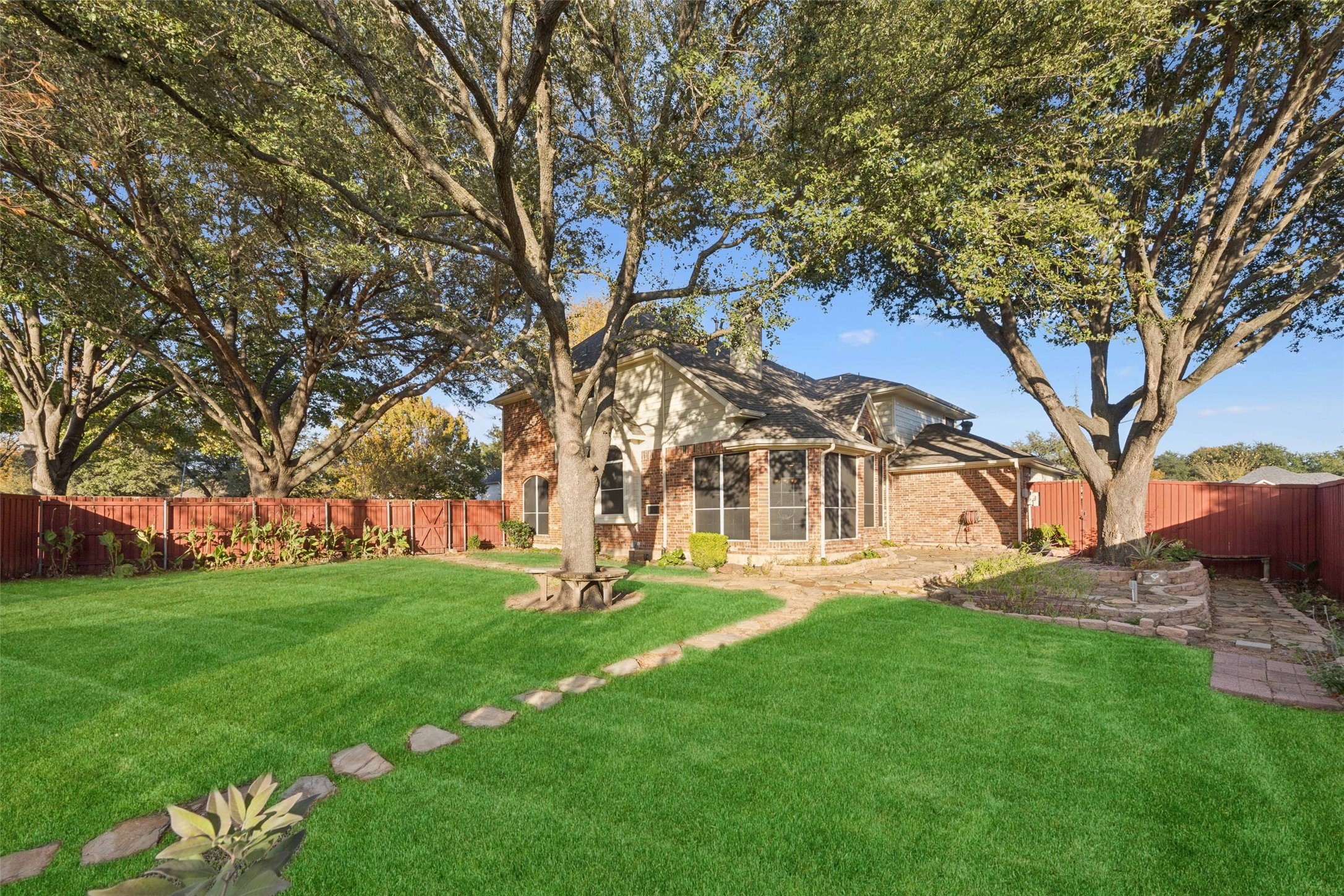 3006 Cottonwood Court