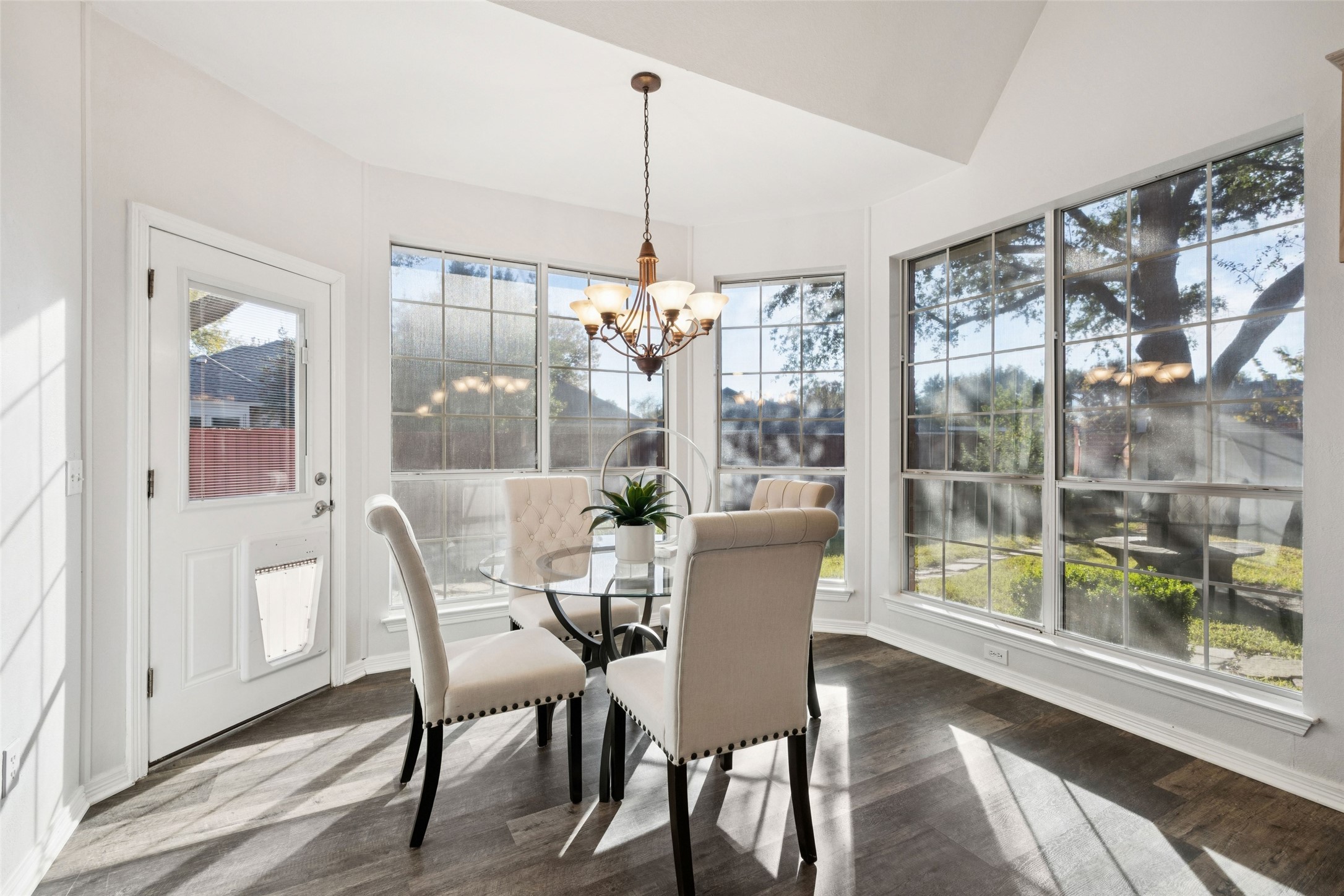 3006 Cottonwood Court