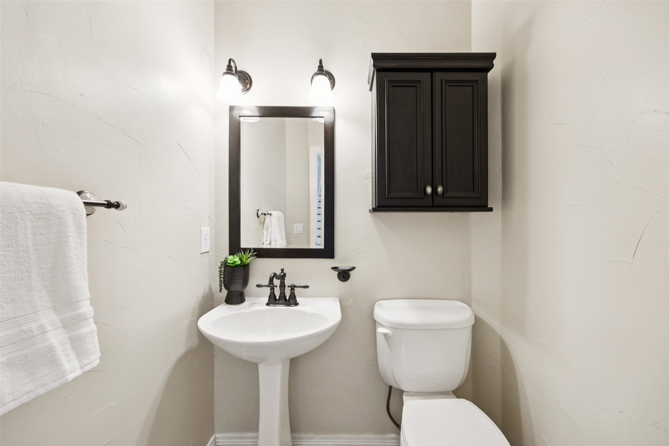 3006 Cottonwood Court