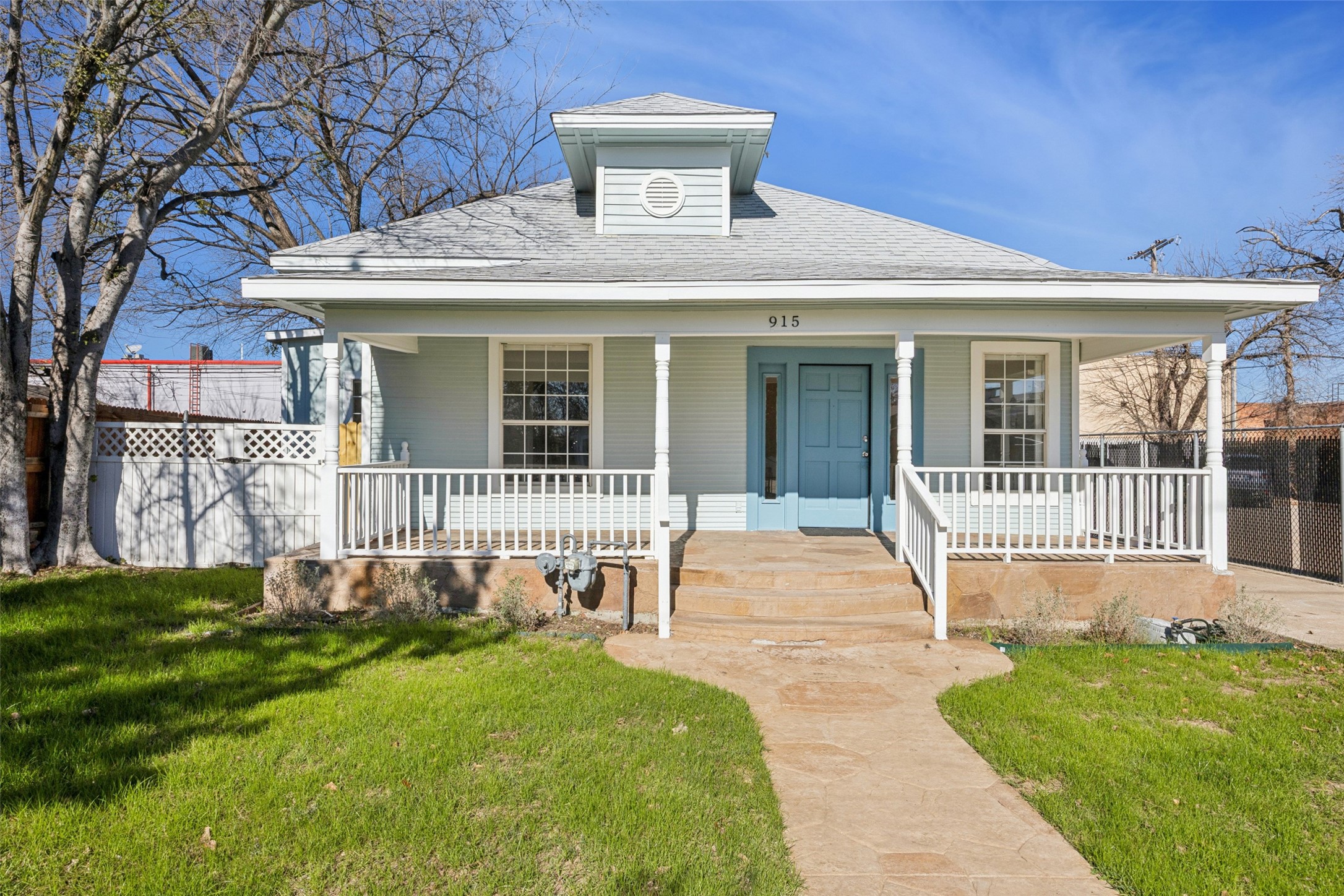 915 Centre Street