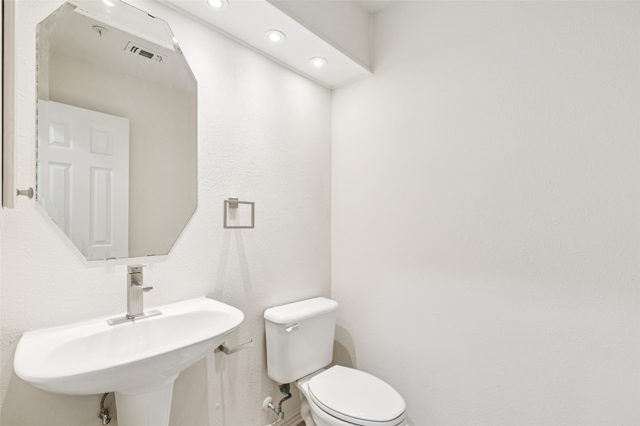 6405 Greenbriar Lane