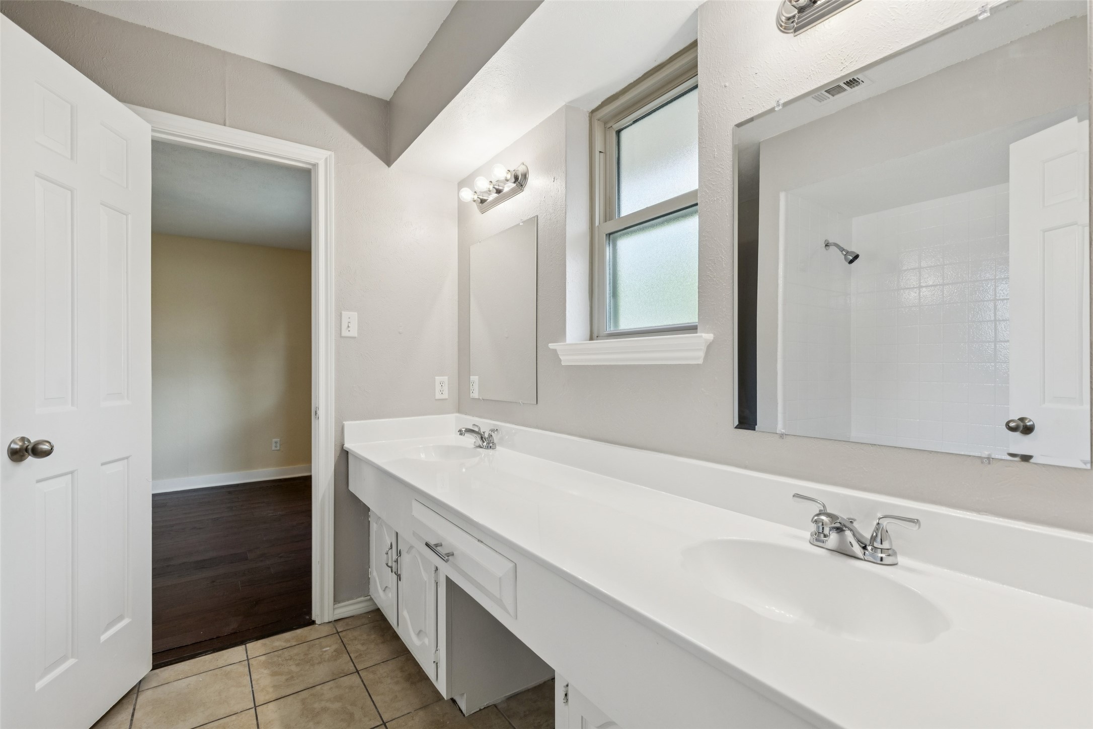 133 N Crestwood Boulevard