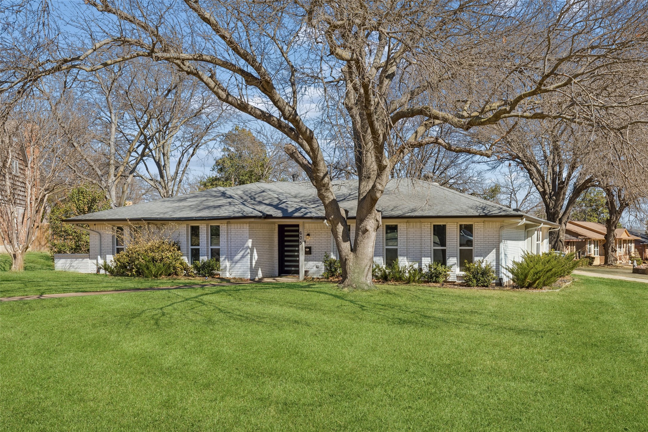 605 Meadow Heath Circle