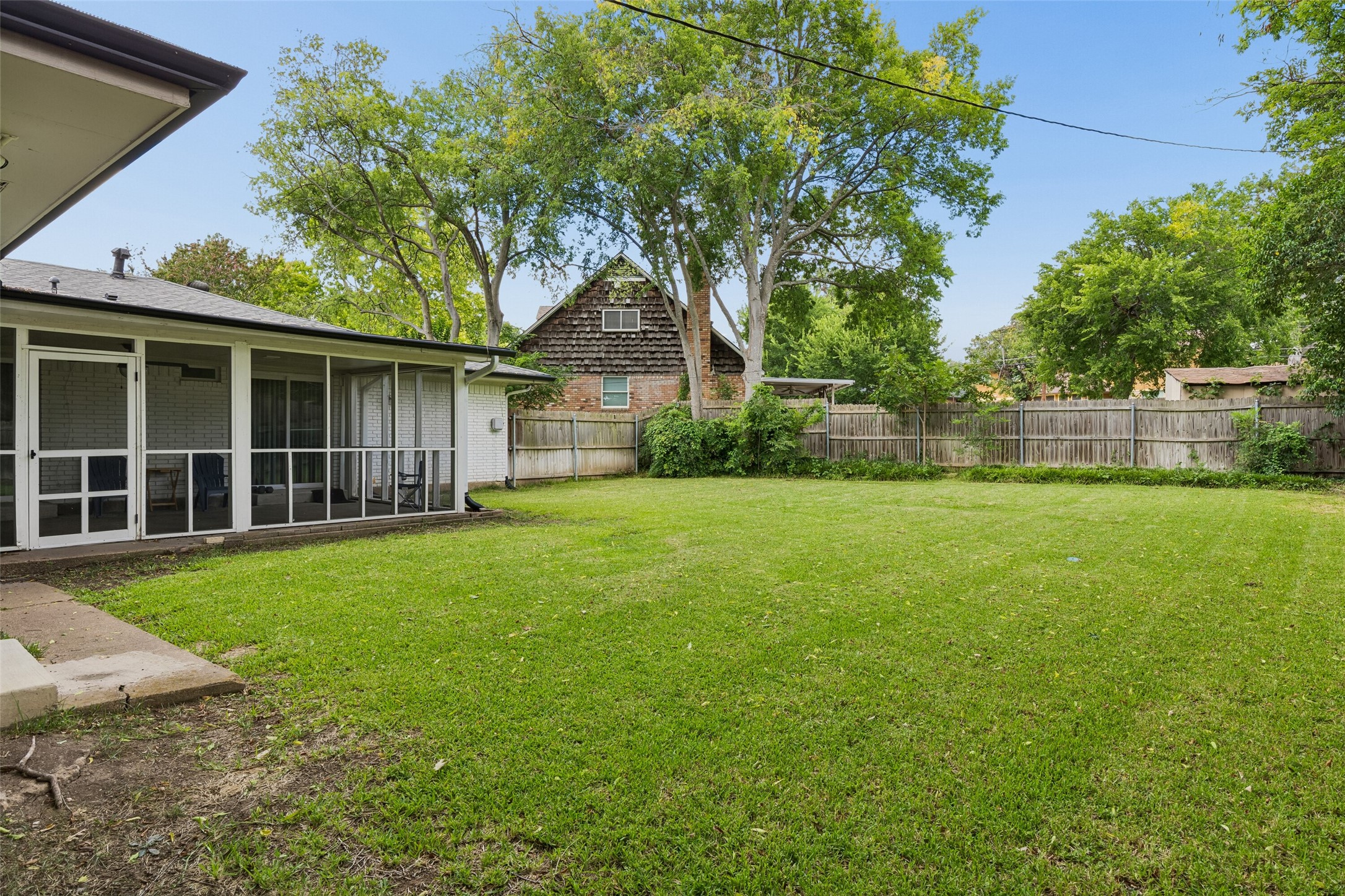 605 Meadow Heath Circle