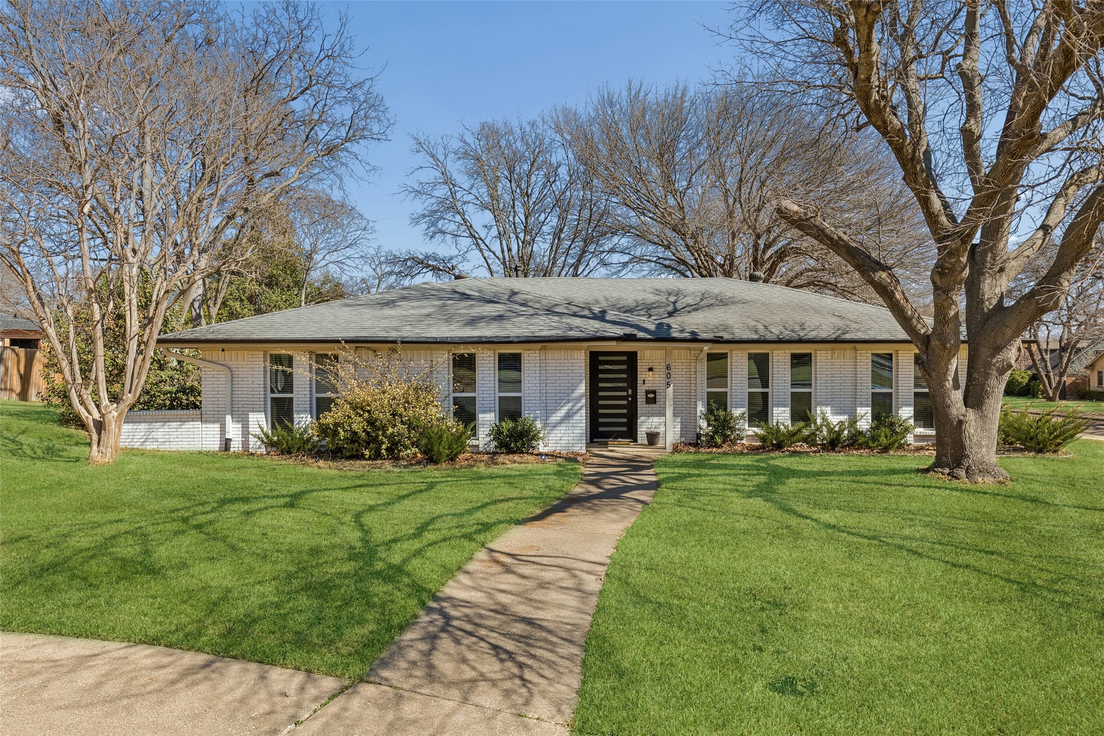 605 Meadow Heath Circle