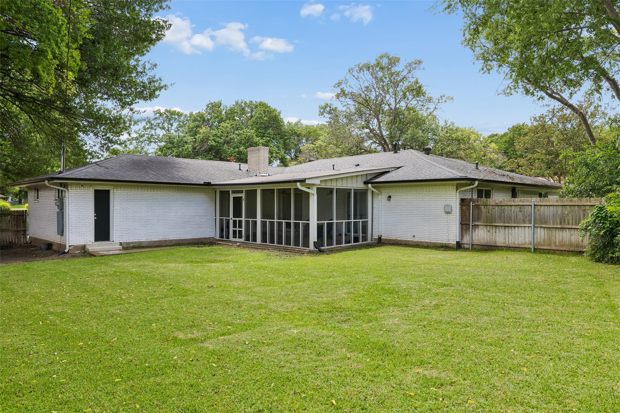 605 Meadow Heath Circle