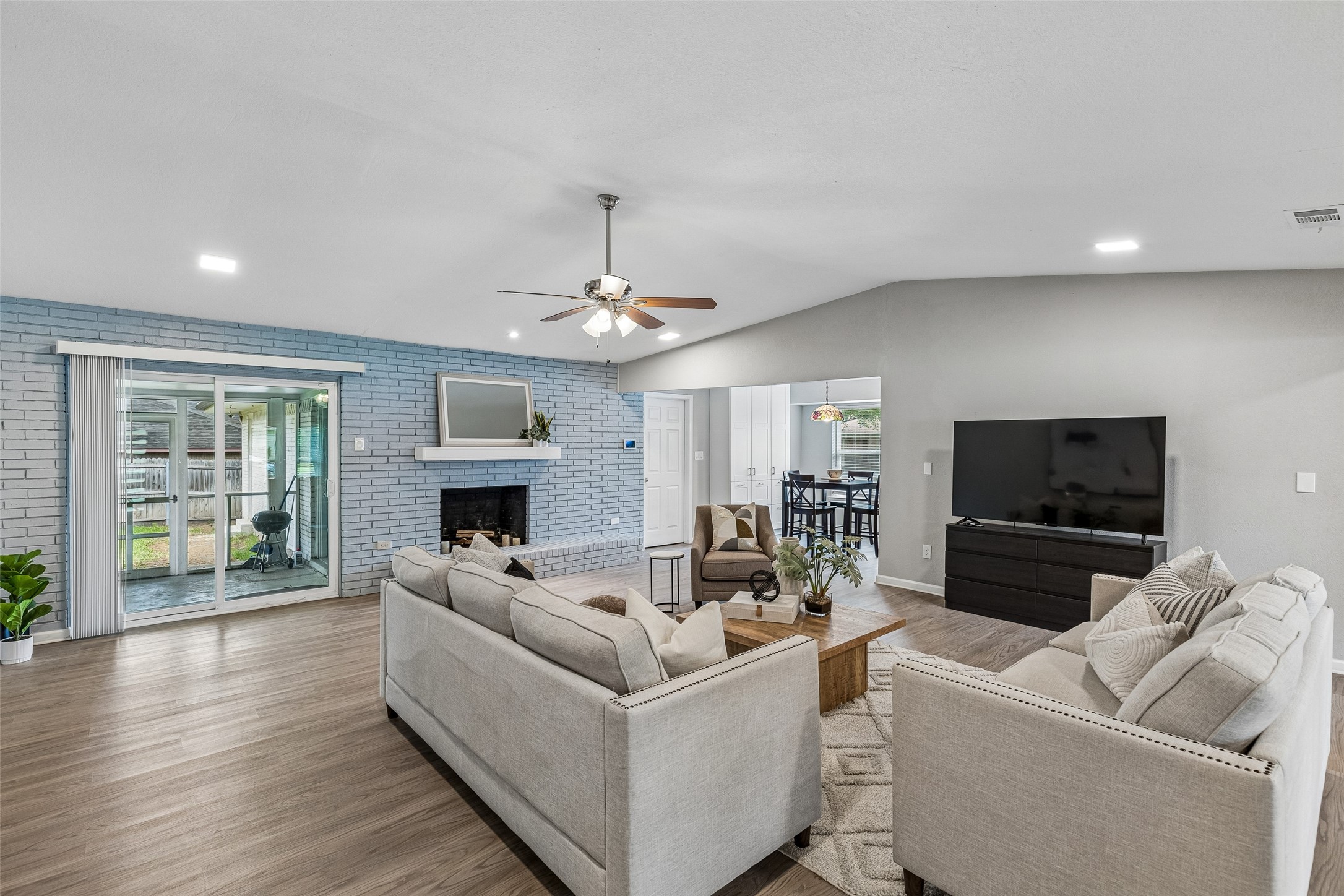 605 Meadow Heath Circle