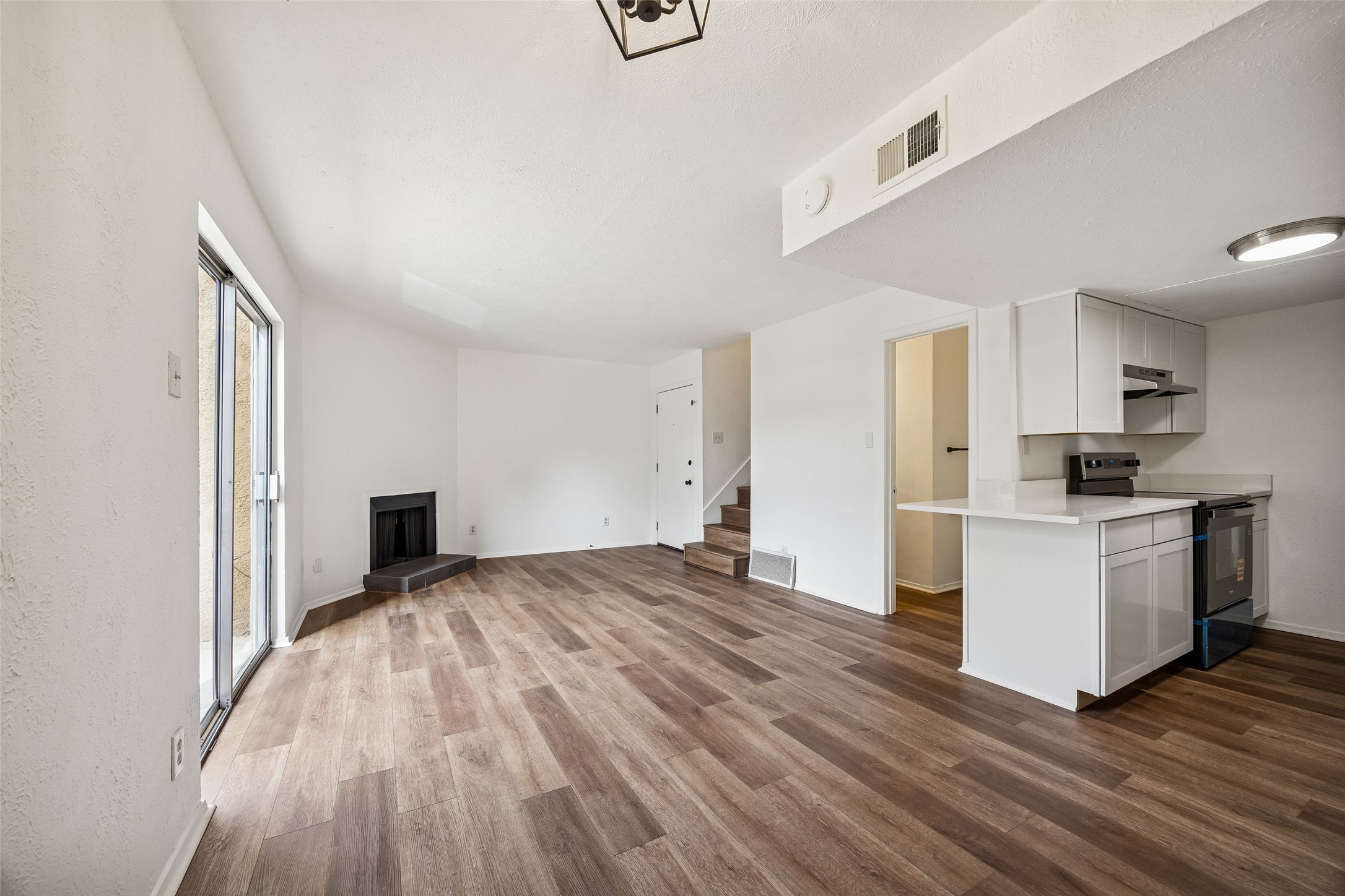 4044 Buena Vista Street 205