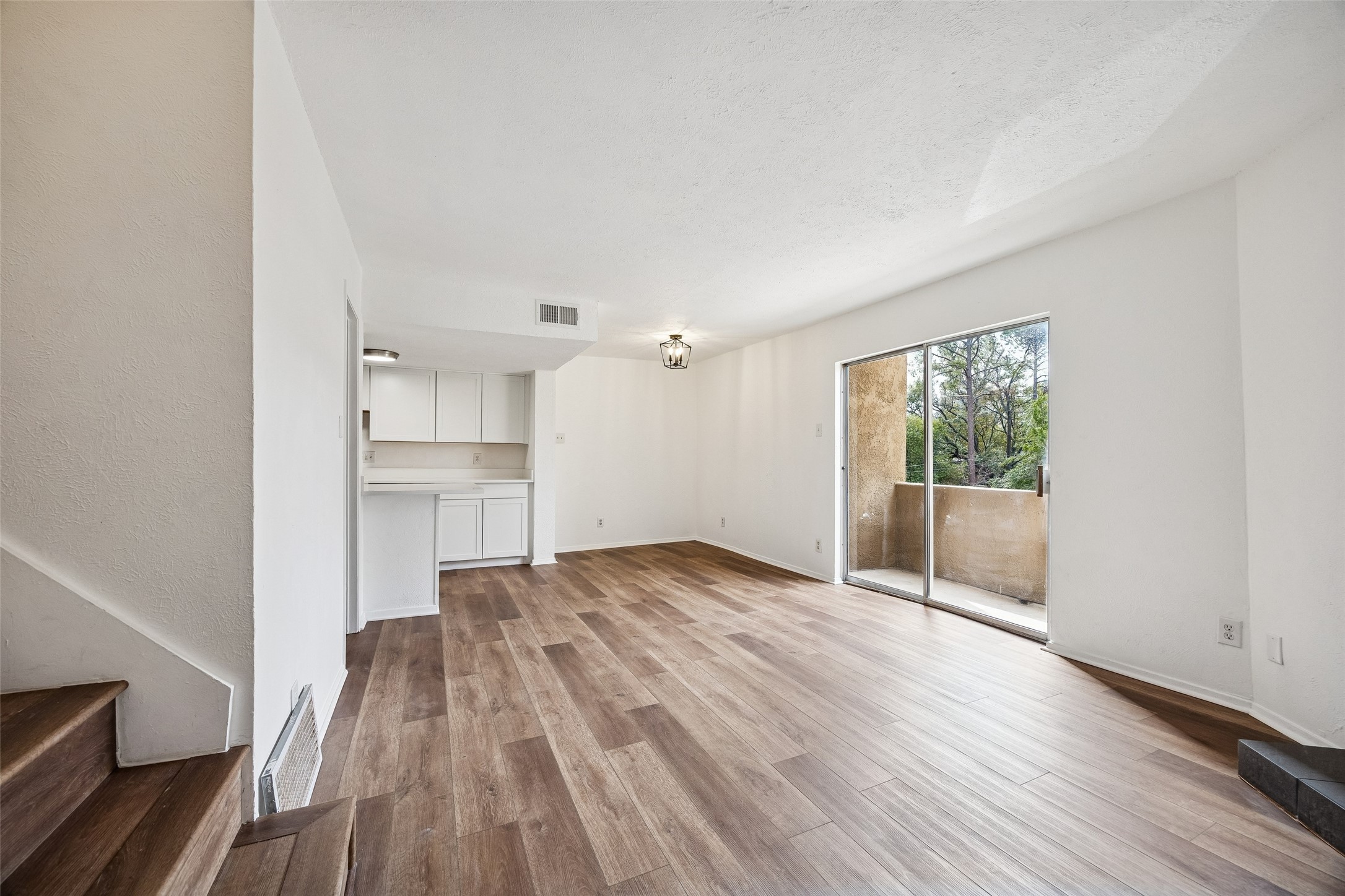 4044 Buena Vista Street 205