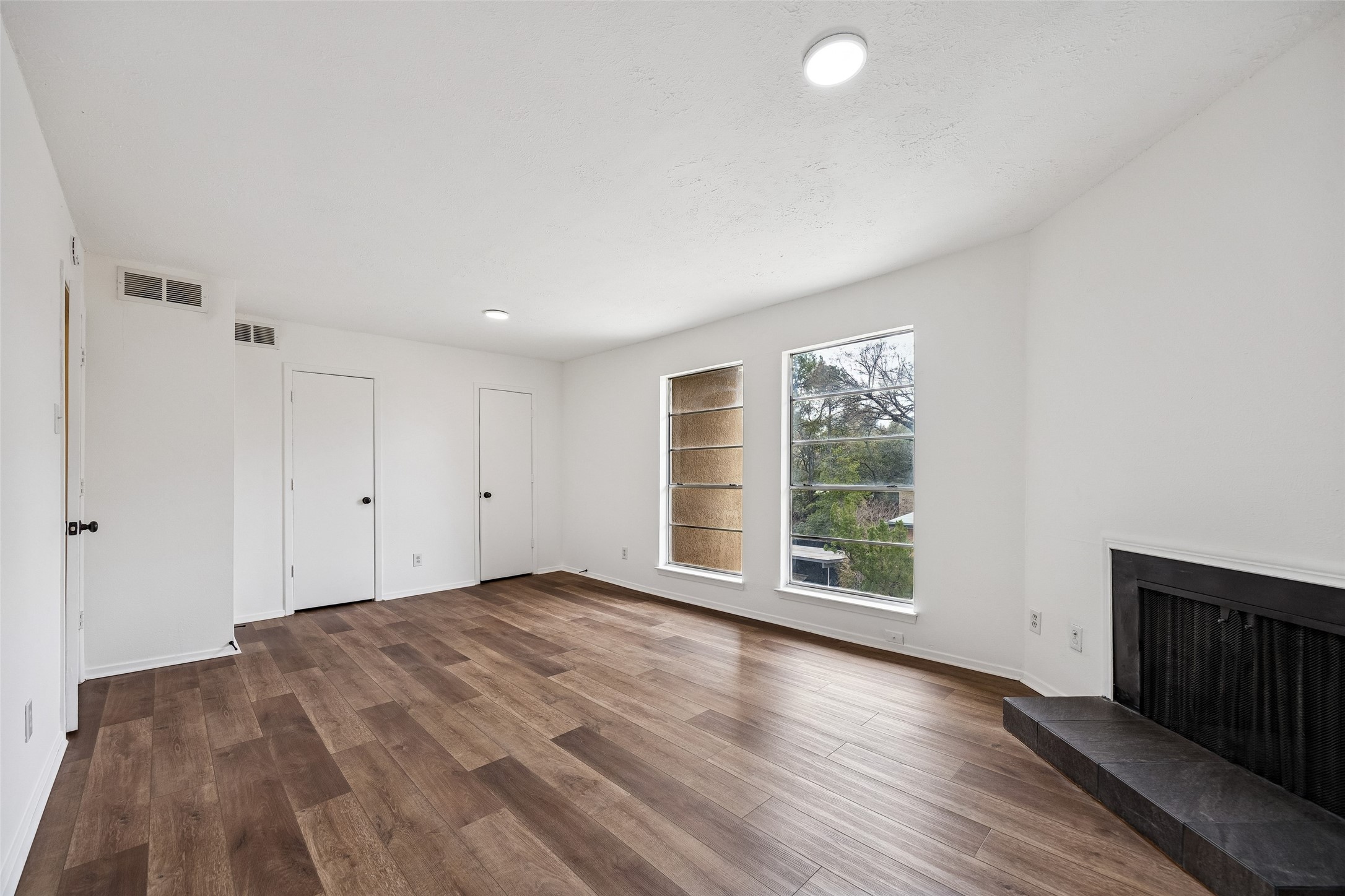 4044 Buena Vista Street 205