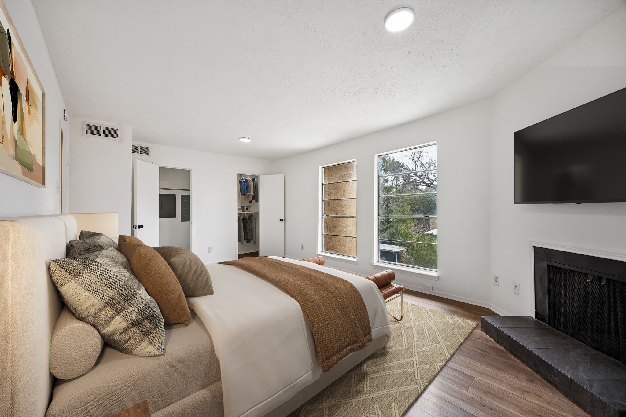 4044 Buena Vista Street 205