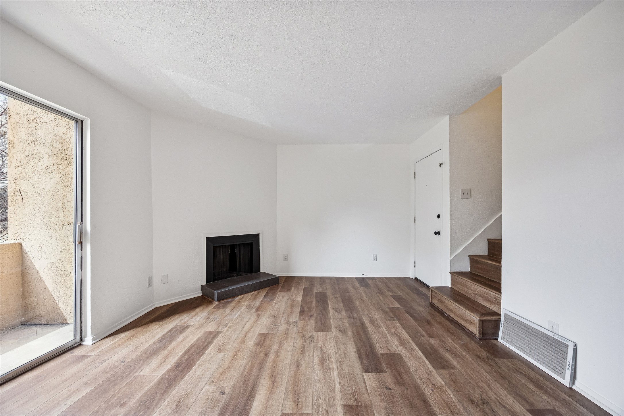 4044 Buena Vista Street 205