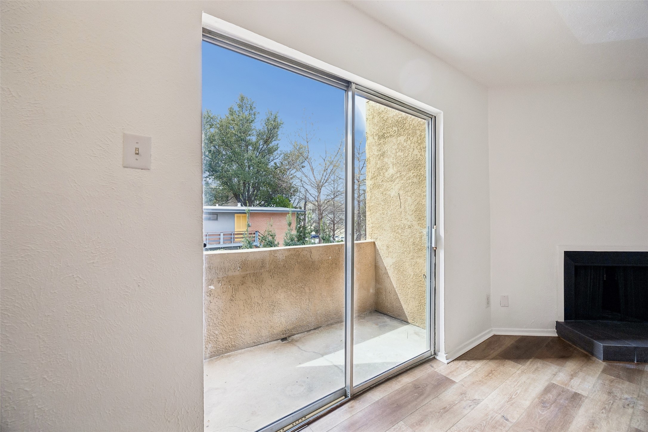 4044 Buena Vista Street 205