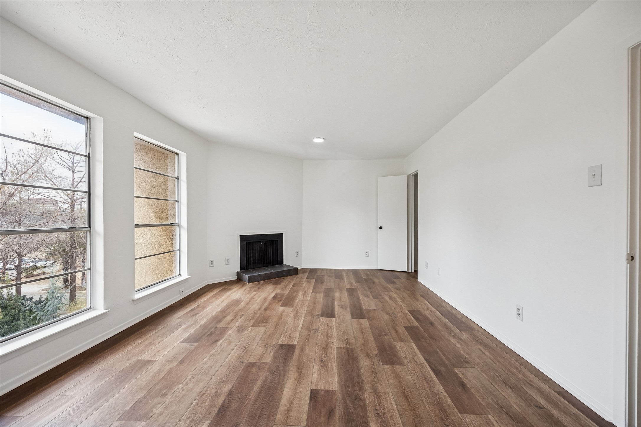 4044 Buena Vista Street 205