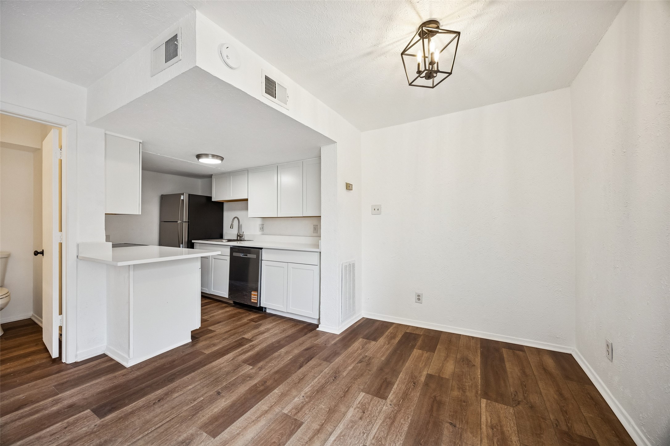 4044 Buena Vista Street 205