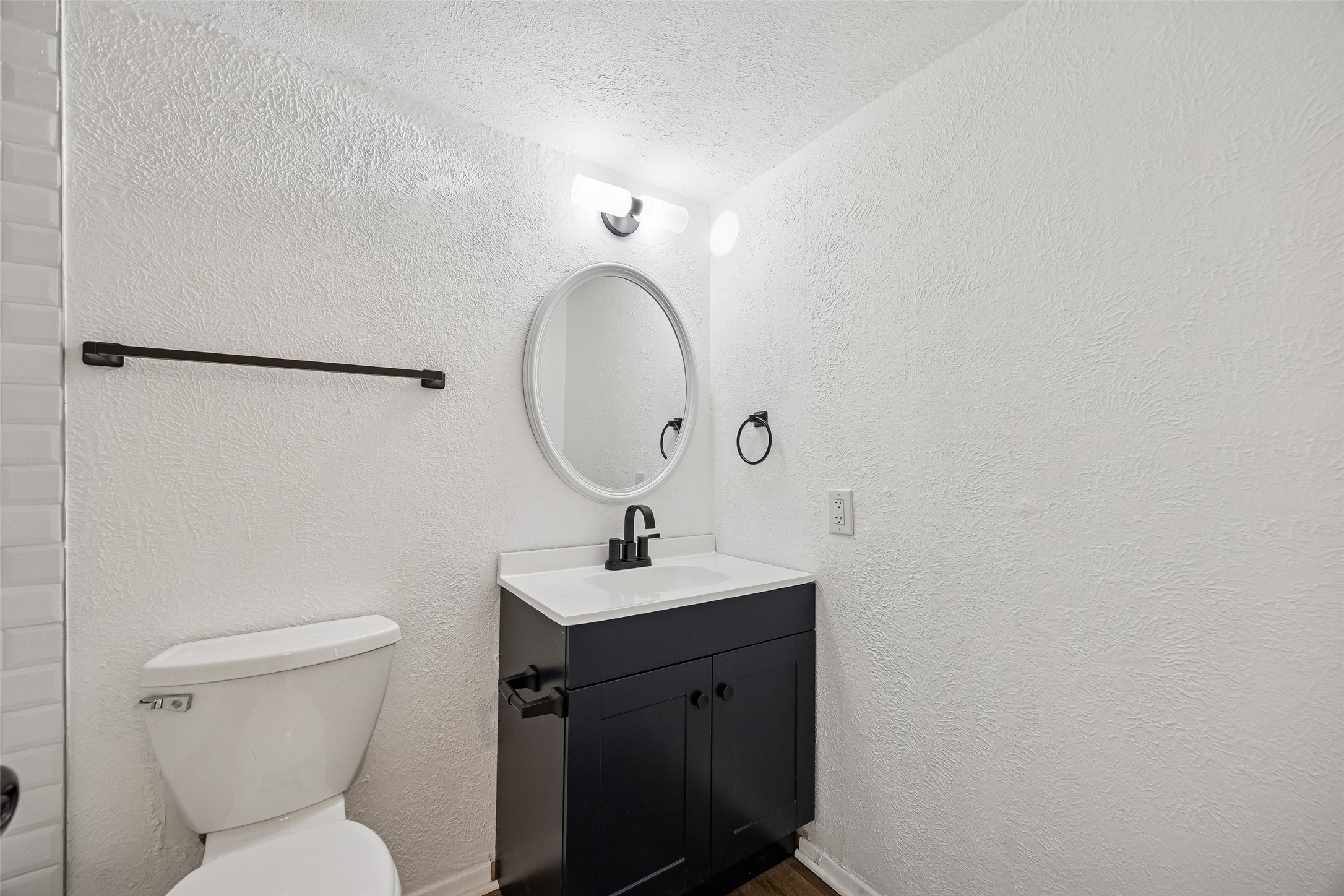 4044 Buena Vista Street 205