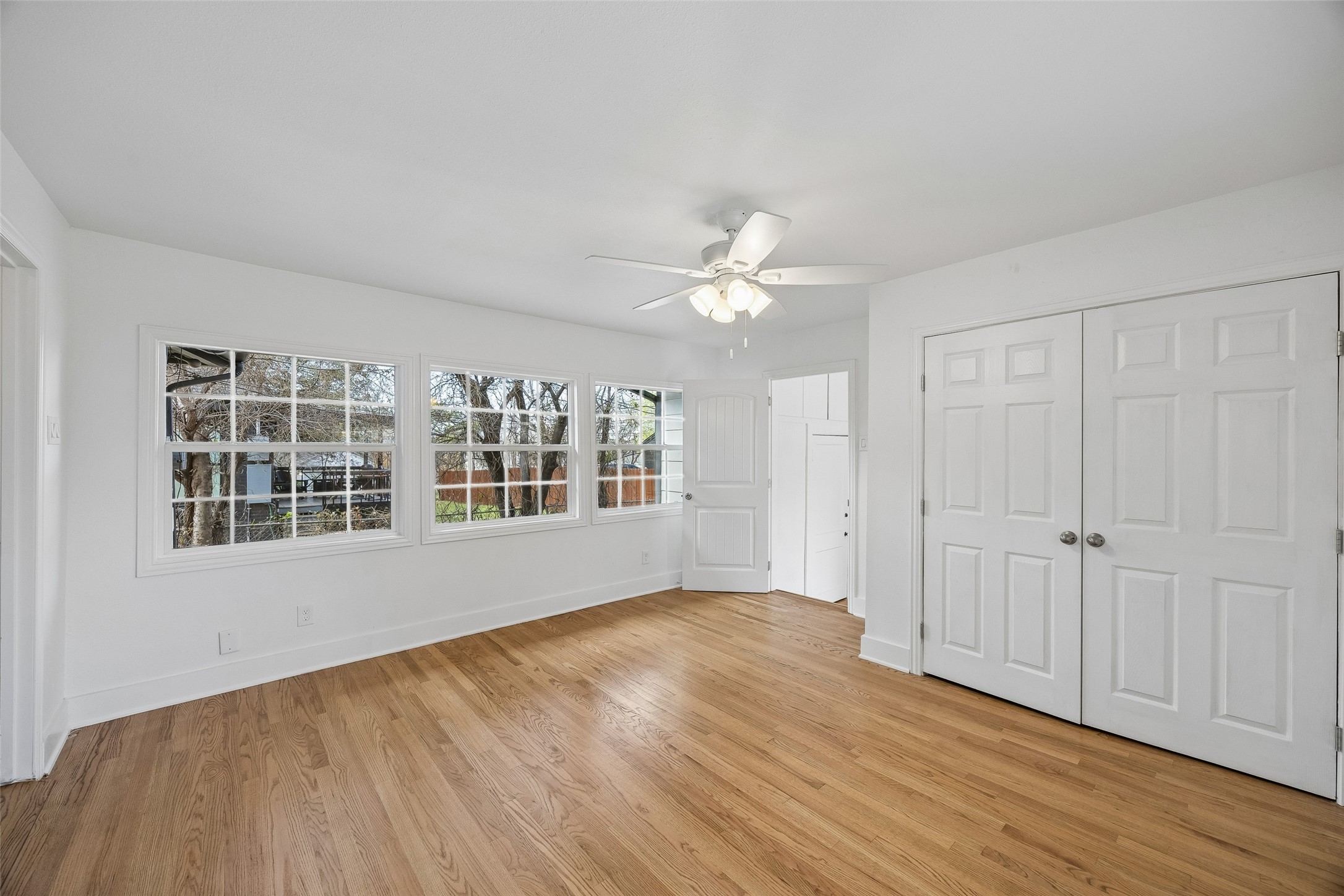 3335 Burlingdell Avenue