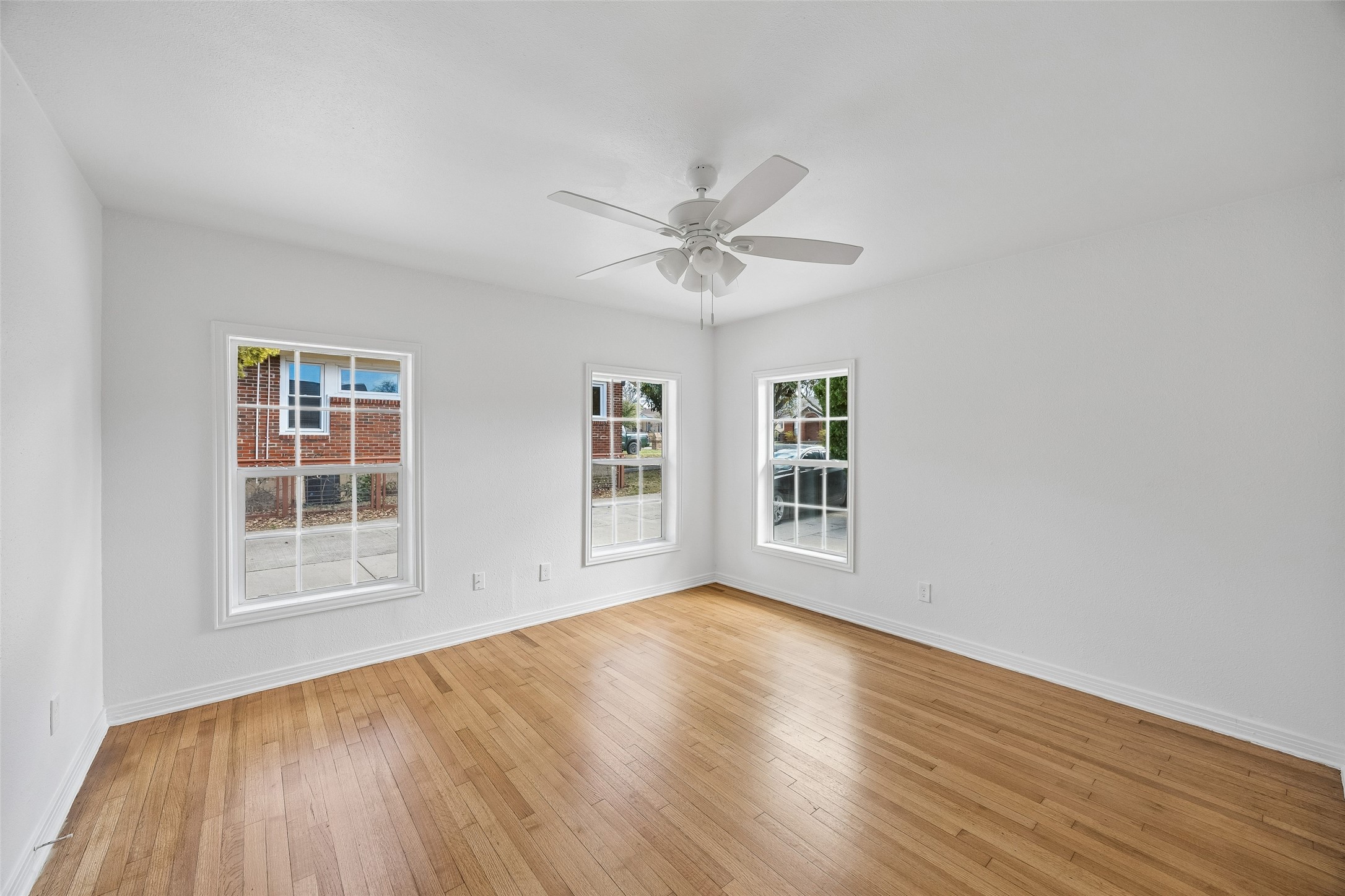 3335 Burlingdell Avenue