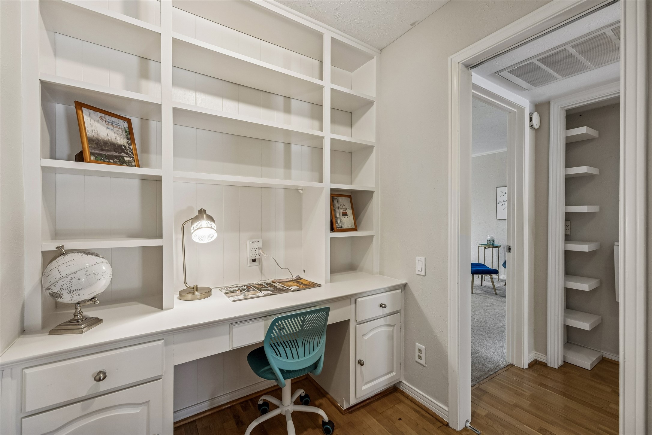 6016 E Mockingbird Lane