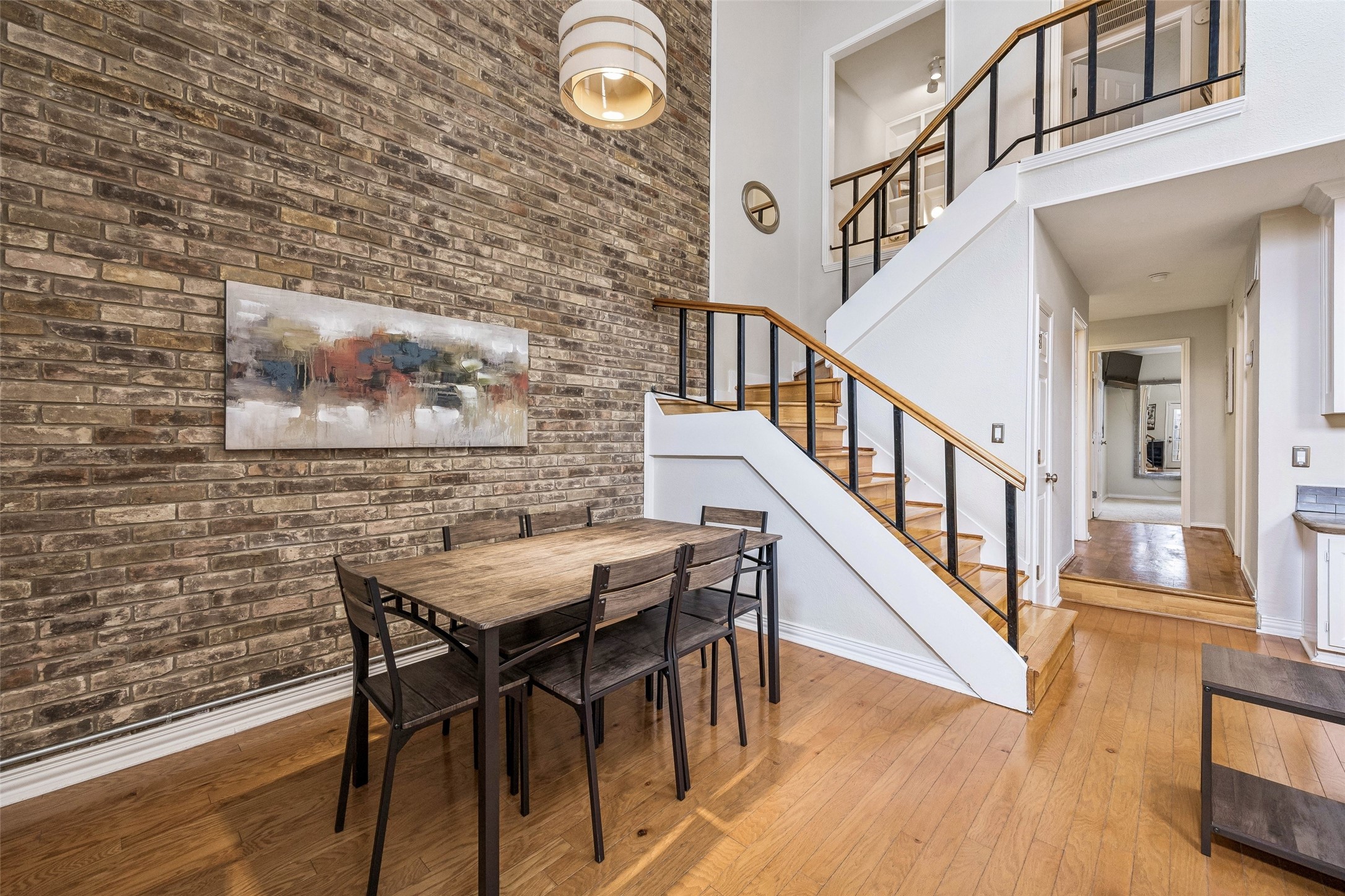 6016 E Mockingbird Lane