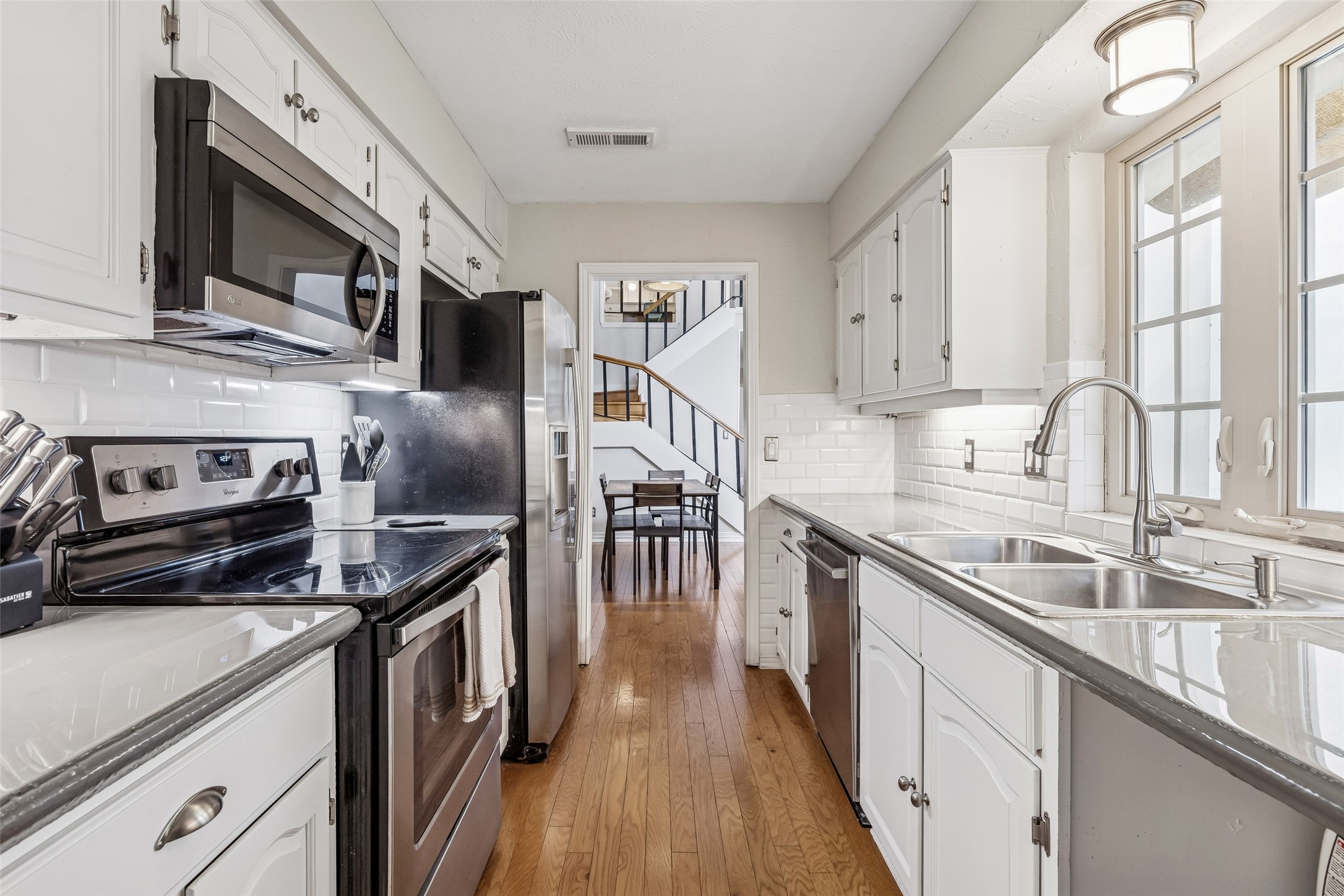 6016 E Mockingbird Lane