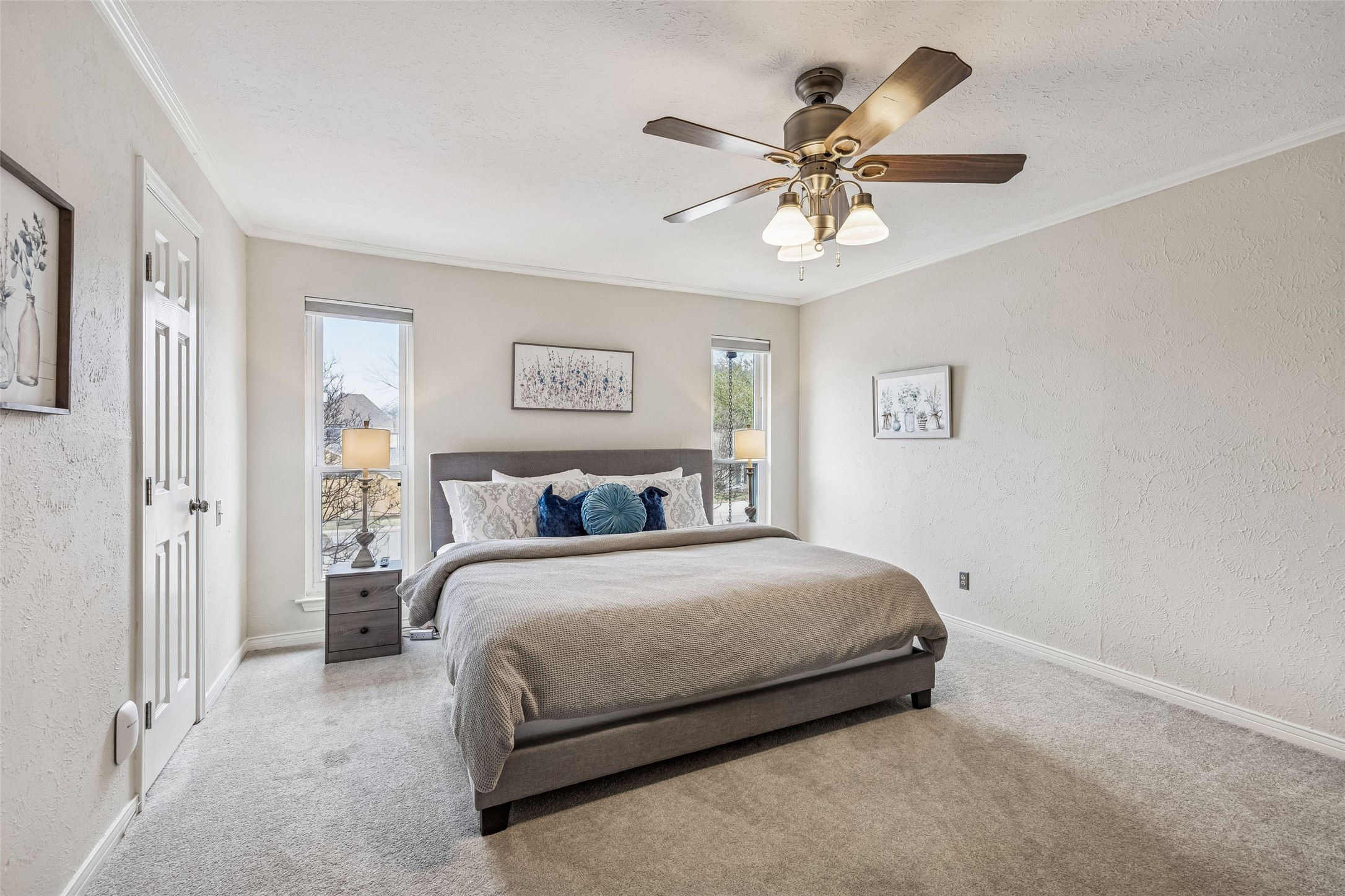 6016 E Mockingbird Lane