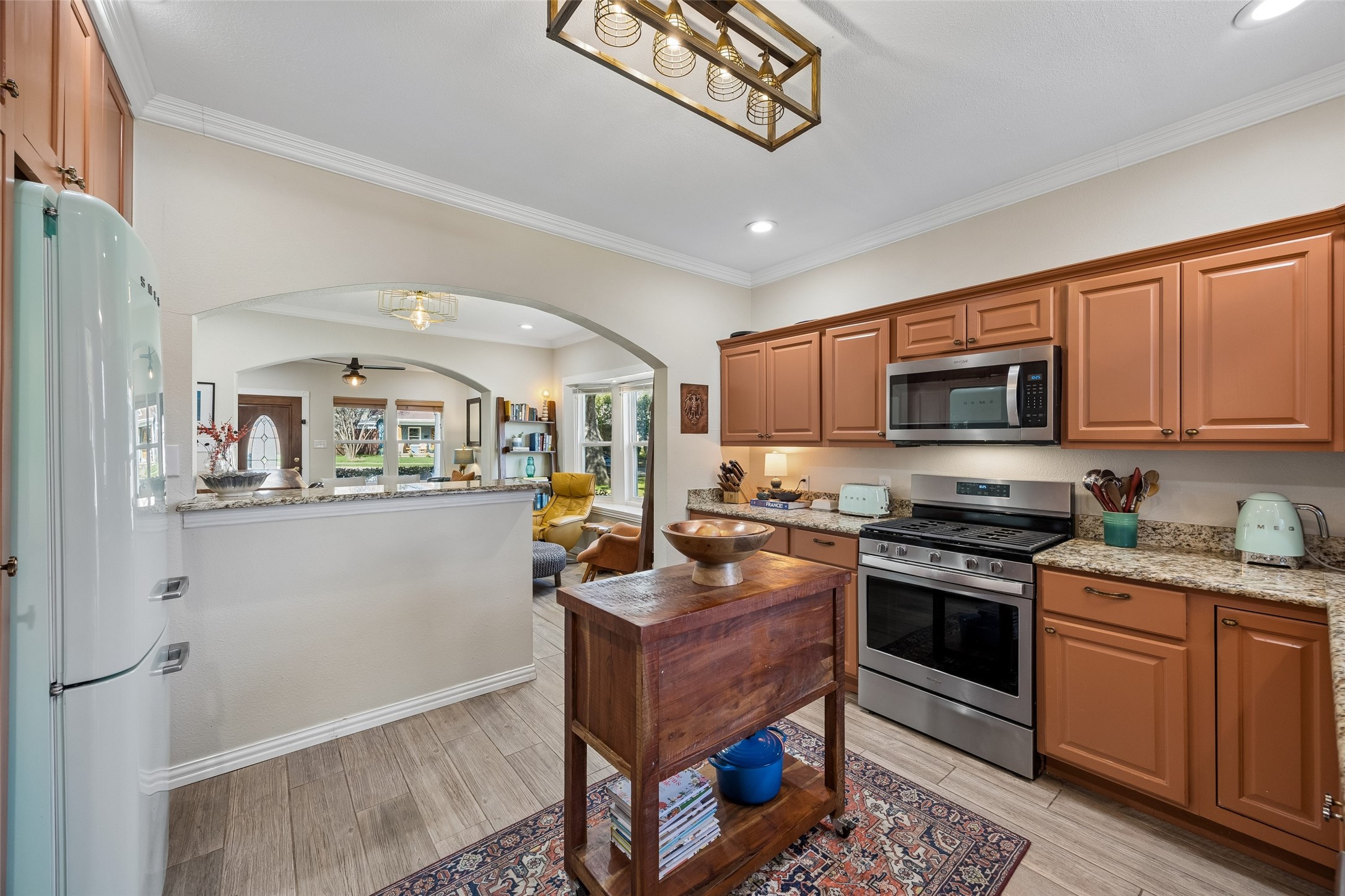 728 N Winnetka Avenue