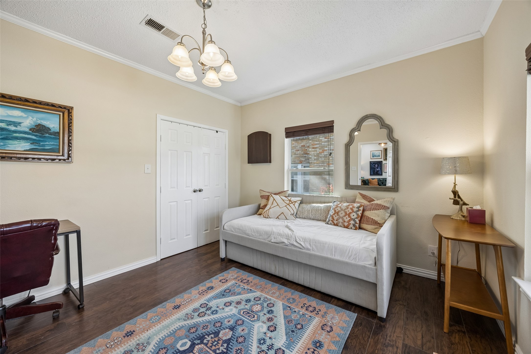 728 N Winnetka Avenue