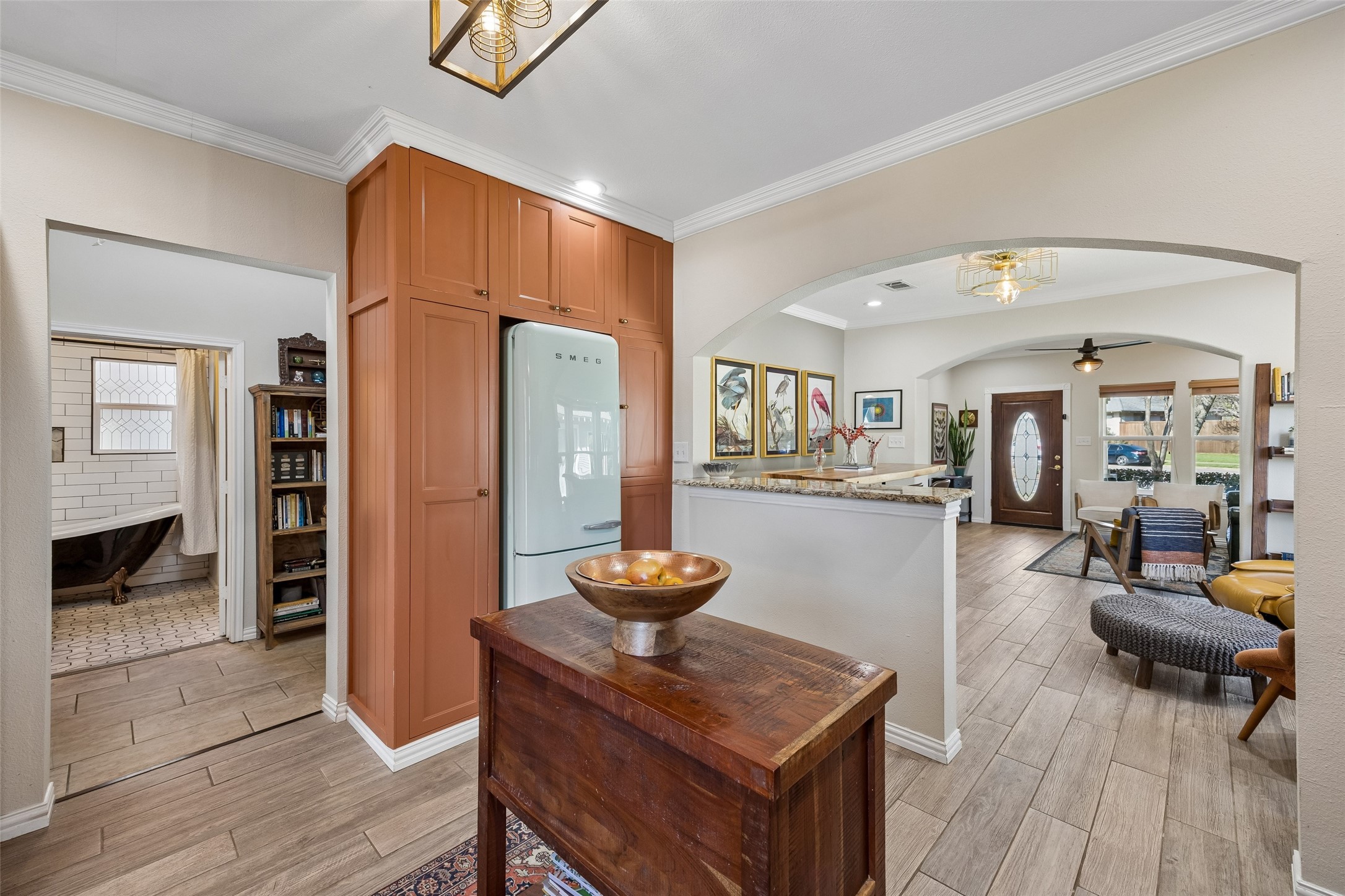 728 N Winnetka Avenue