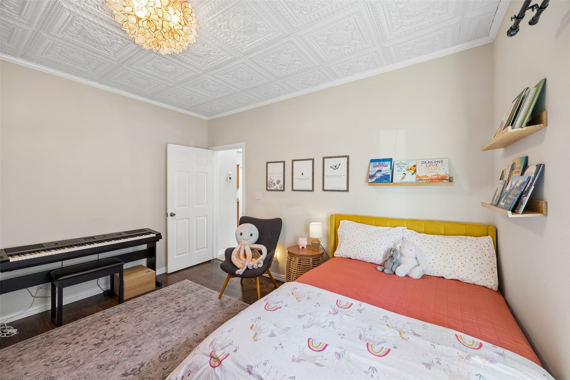 728 N Winnetka Avenue