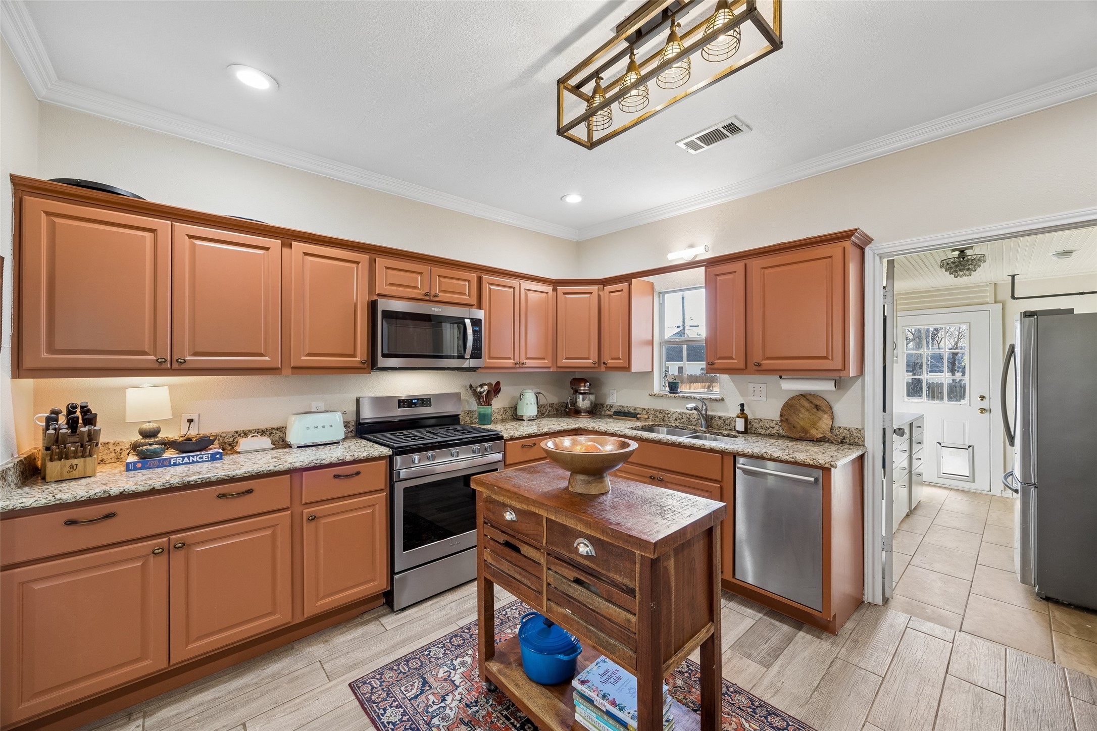 728 N Winnetka Avenue