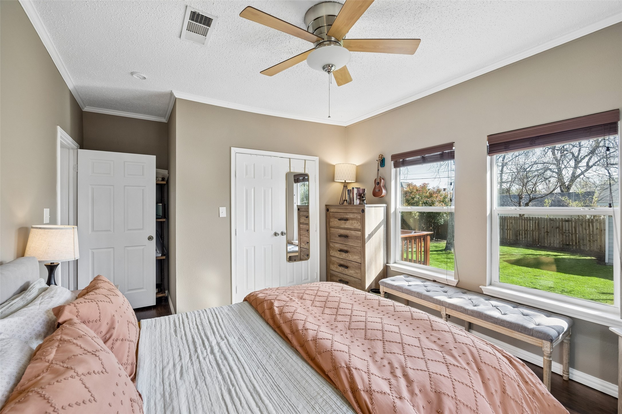 728 N Winnetka Avenue