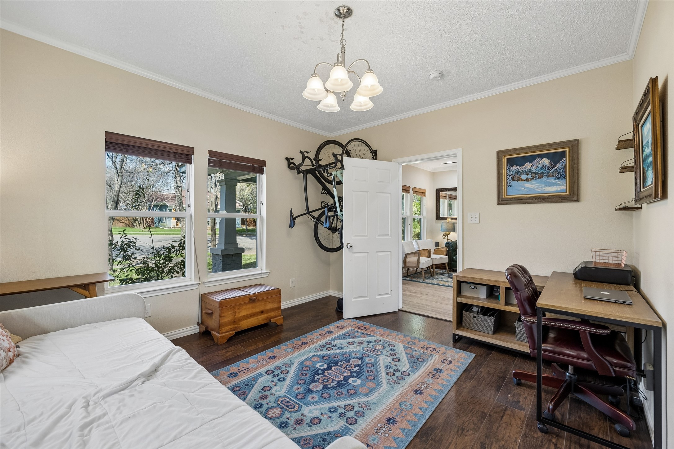 728 N Winnetka Avenue