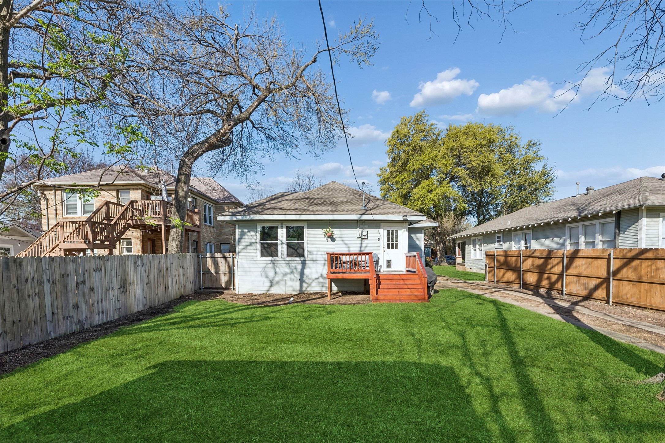 728 N Winnetka Avenue