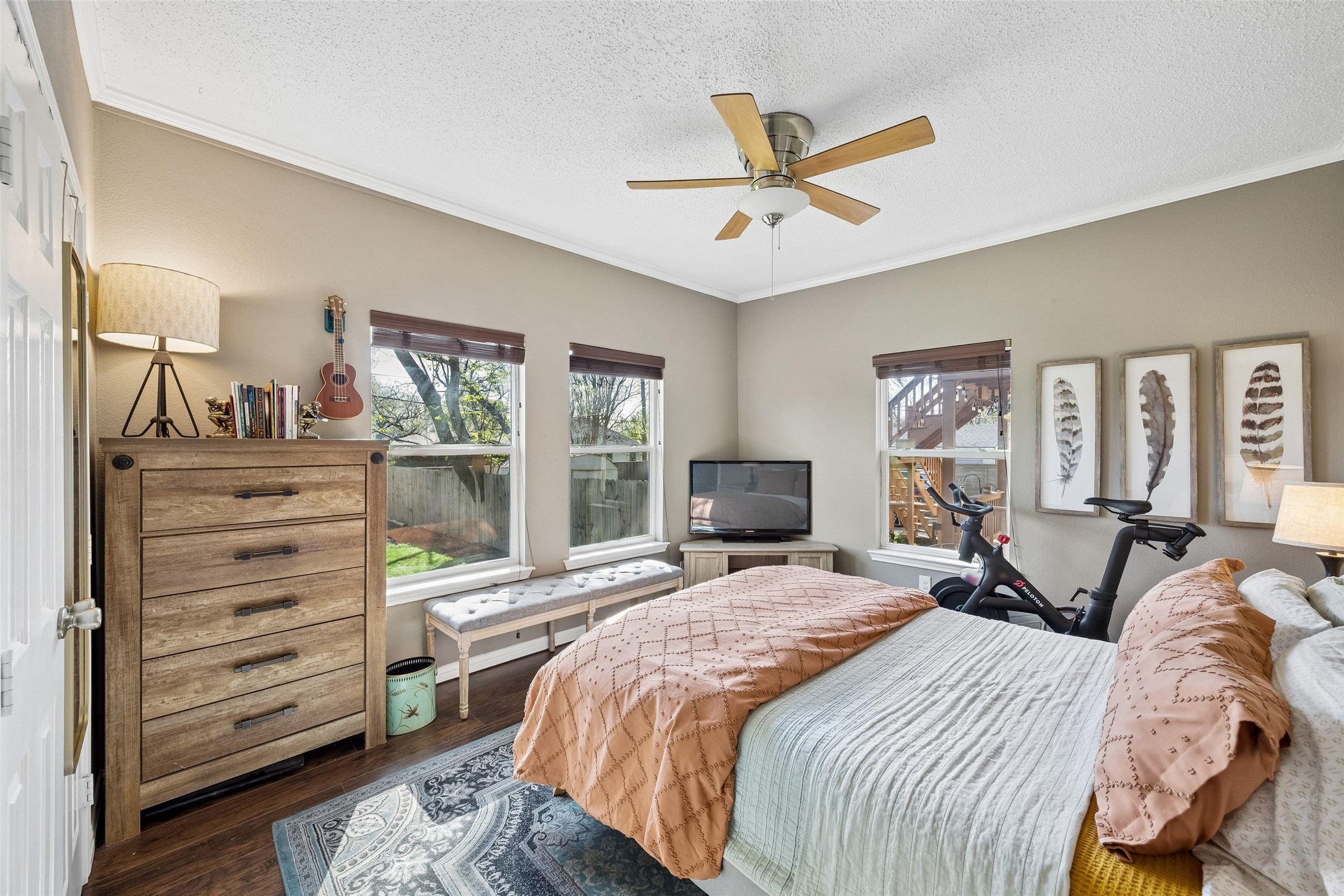 728 N Winnetka Avenue