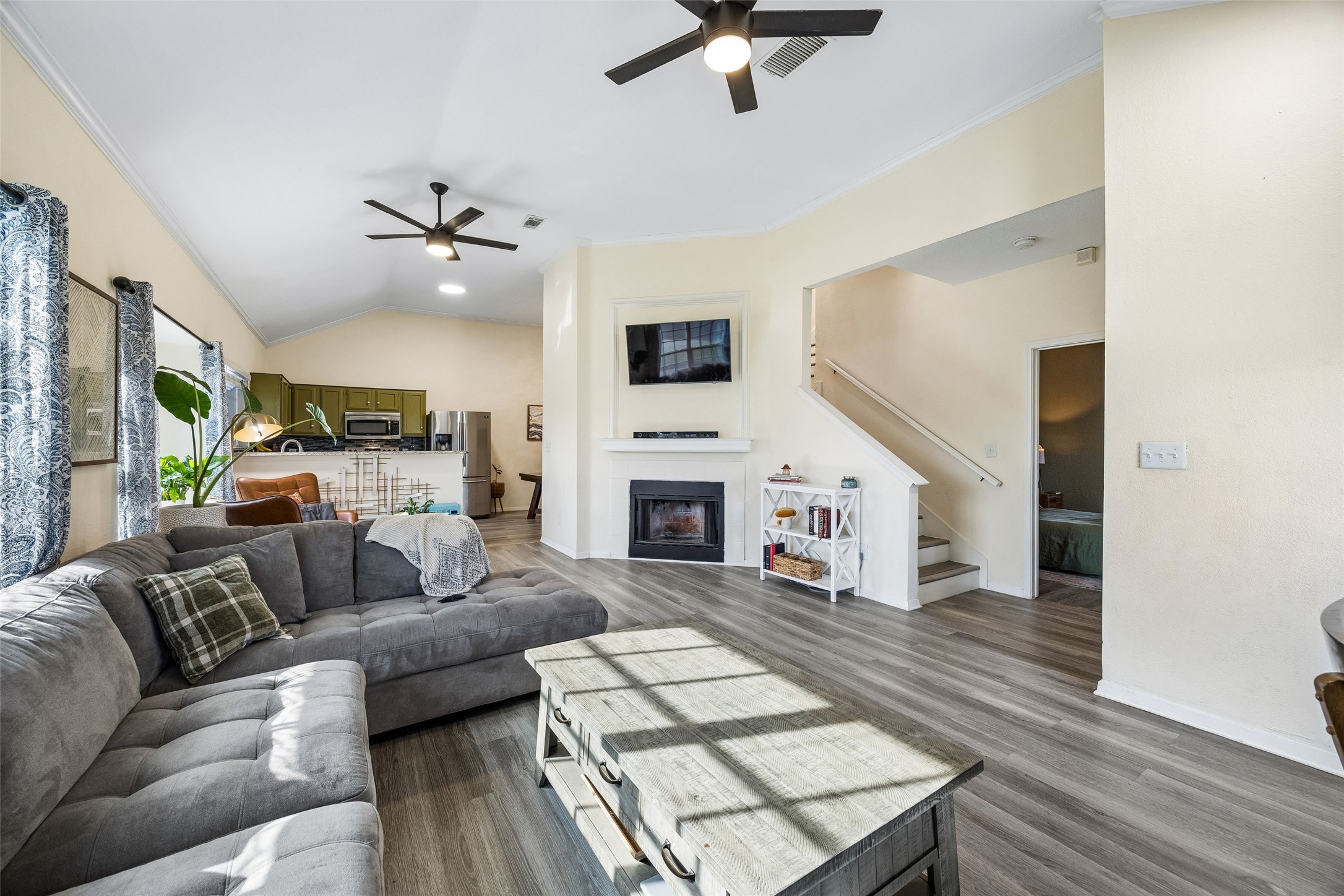 702 Cresent Drive
