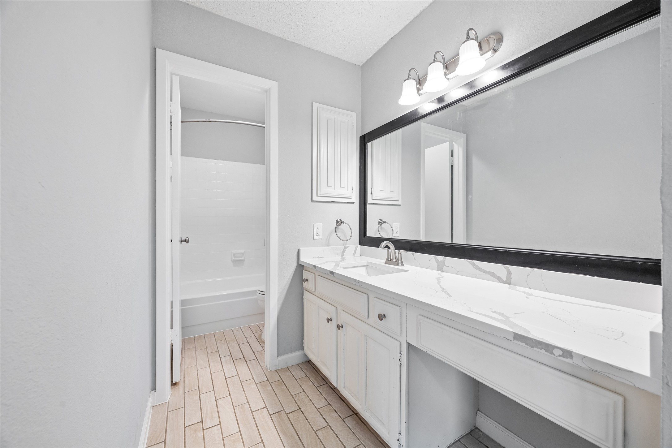 333 Melrose Drive 22C